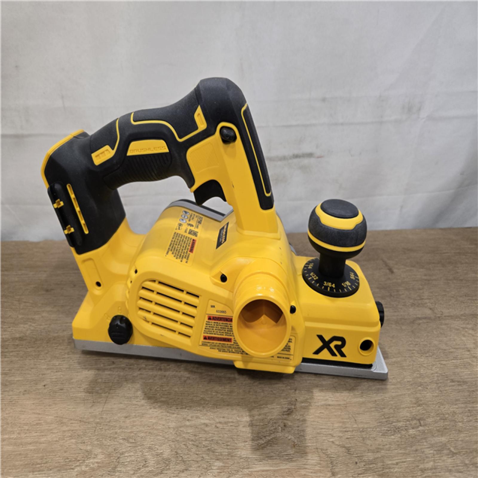 AS-IS DEWALT 20V MAX XR Cordless 3-1/4 in. Planer (Tool Only)