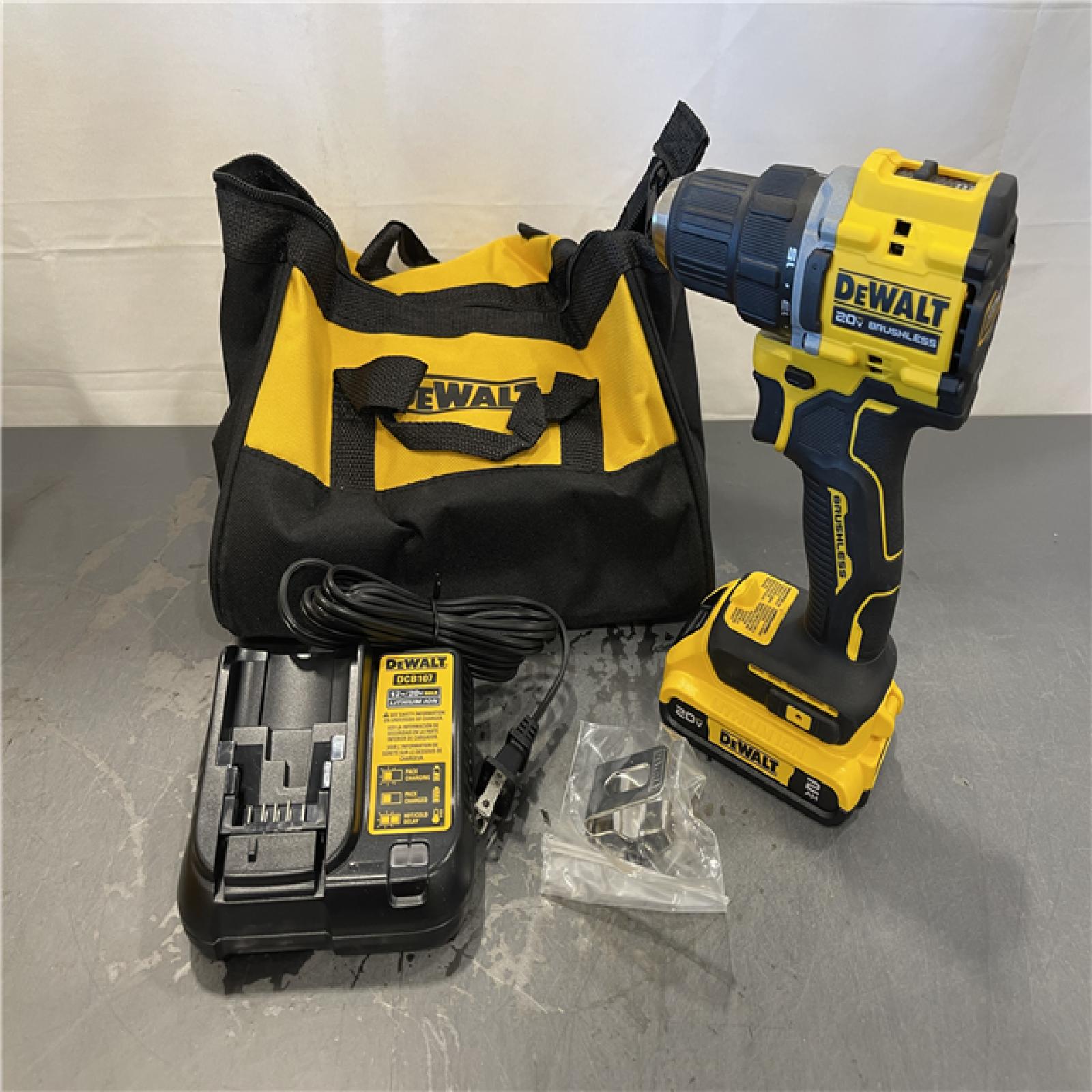 AS-IS - DEWALT ATOMIC COMPACT SERIES 20V MAX* Brushless Cordless 1/2 Drill/Driver Kit