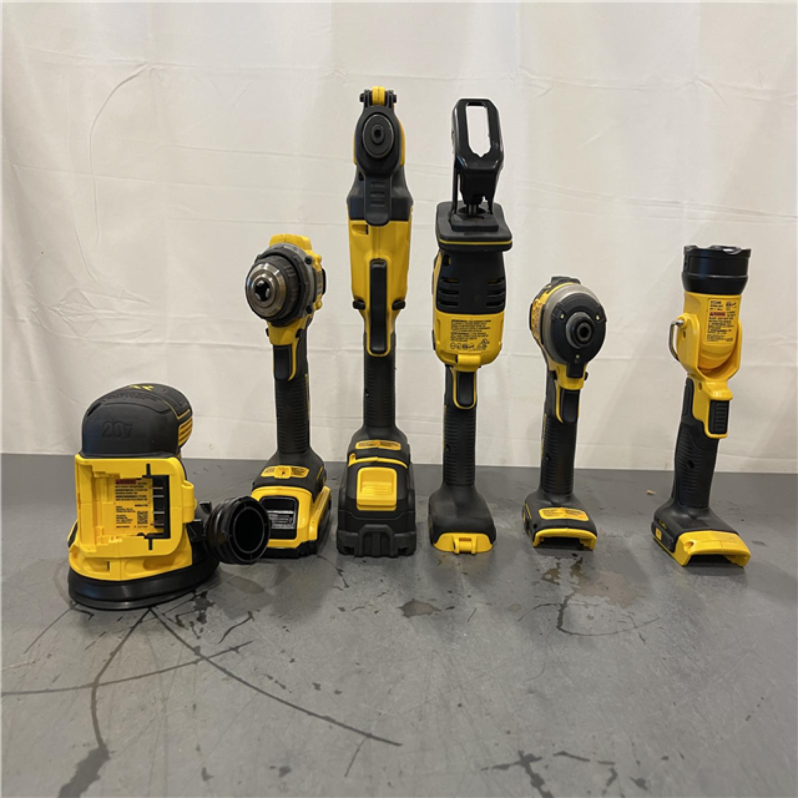 AS-IS - DEWALT 20-Volt MAX Lithium-Ion Cordless 7 Tool Combo Kit