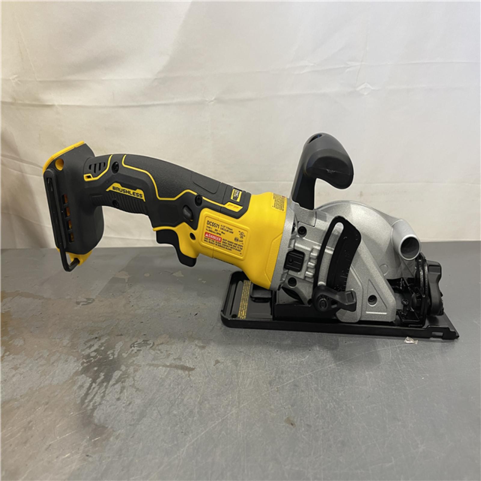 AS-IS - DEWALT ATOMIC 20V MAX Cordless Brushless 4-1/2 in. Circular Saw