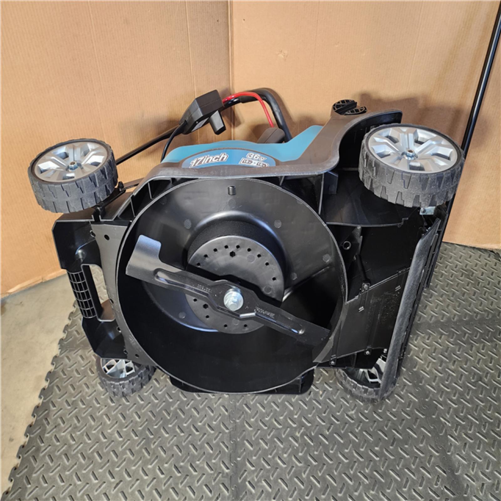 HOUSTON LOCATION - AS-IS MAKITA 18V X2 (36V) LXT Lithium-Ion Cordless 17 in. Walk Behind Residential Lawn Mower Kit W/ (2) BATTERY & CHARGER