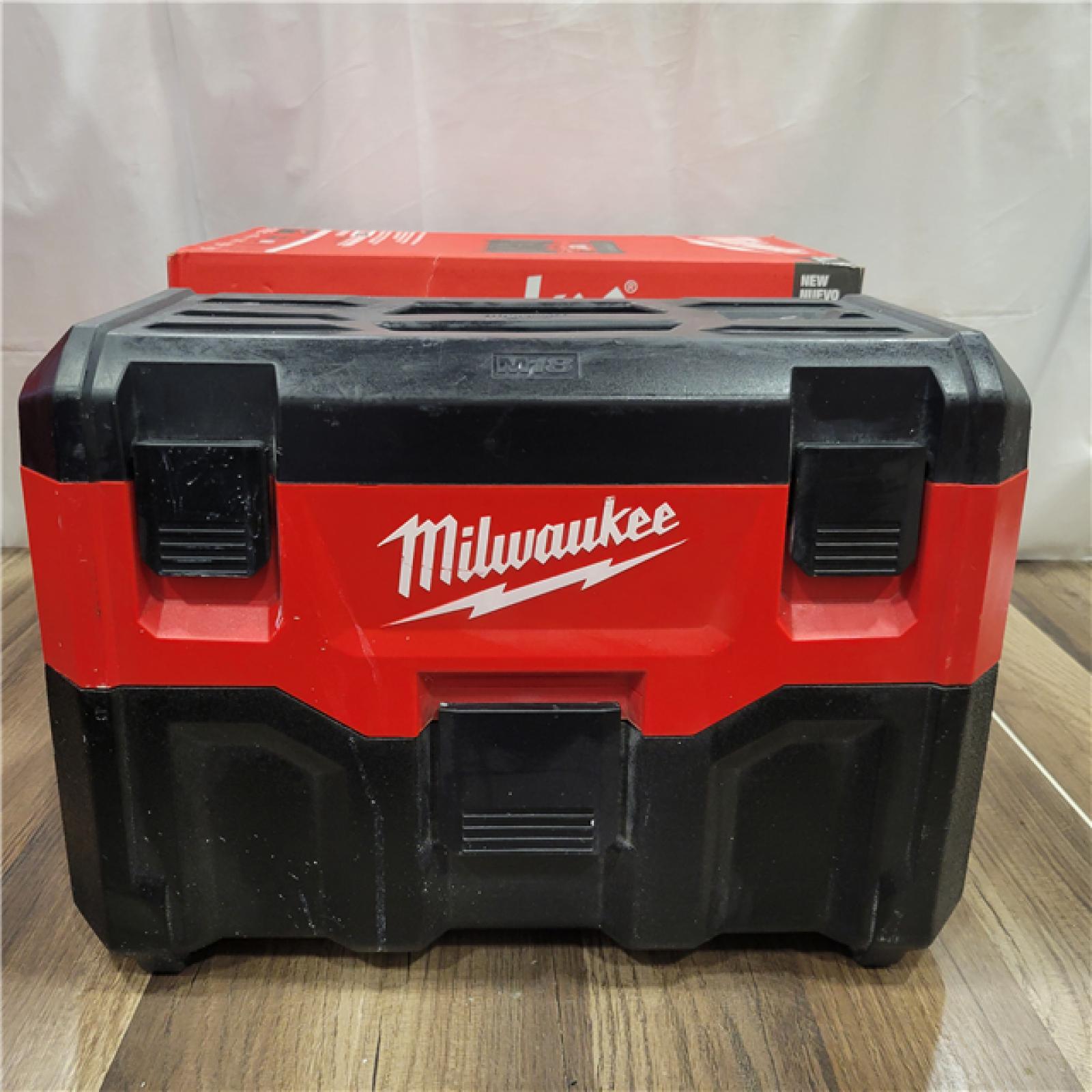 AS-IS  Milwaukee M18 Vacuum 2Gal 6  Hose Access Bare Tool