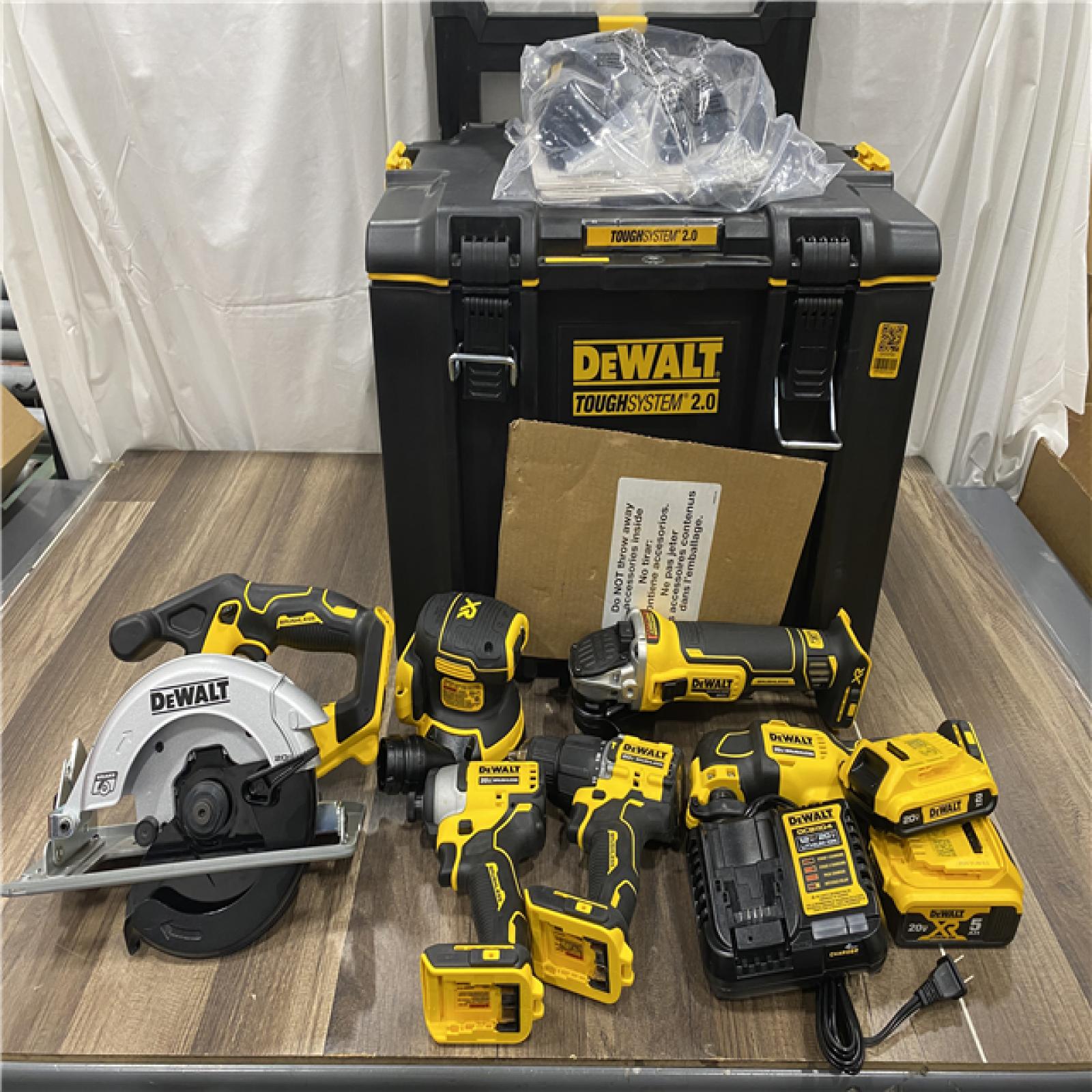 AS-IS  Dewalt 20-Volt MAX ToughSystem Lithium-Ion 6-Tool Cordless Combo Kit