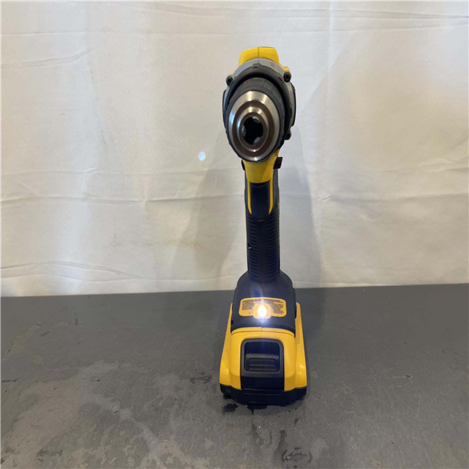 AS-IS - DEWALT ATOMIC COMPACT SERIES 20V MAX* Brushless Cordless 1/2 Drill/Driver Kit