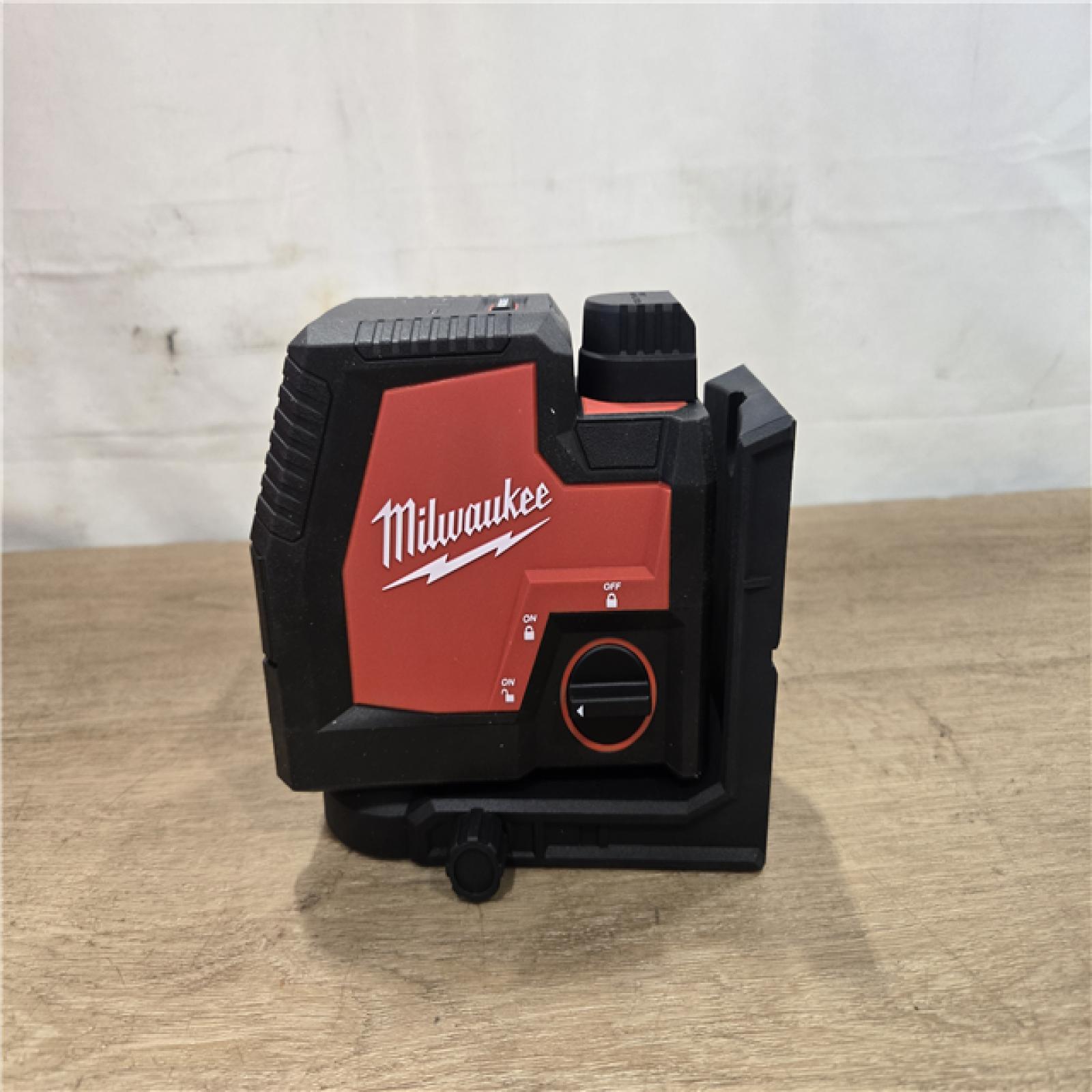 AS-IS Milwaukee 100 ft. REDLITHIUM USB Green Rechargeable Cross Line Laser Level