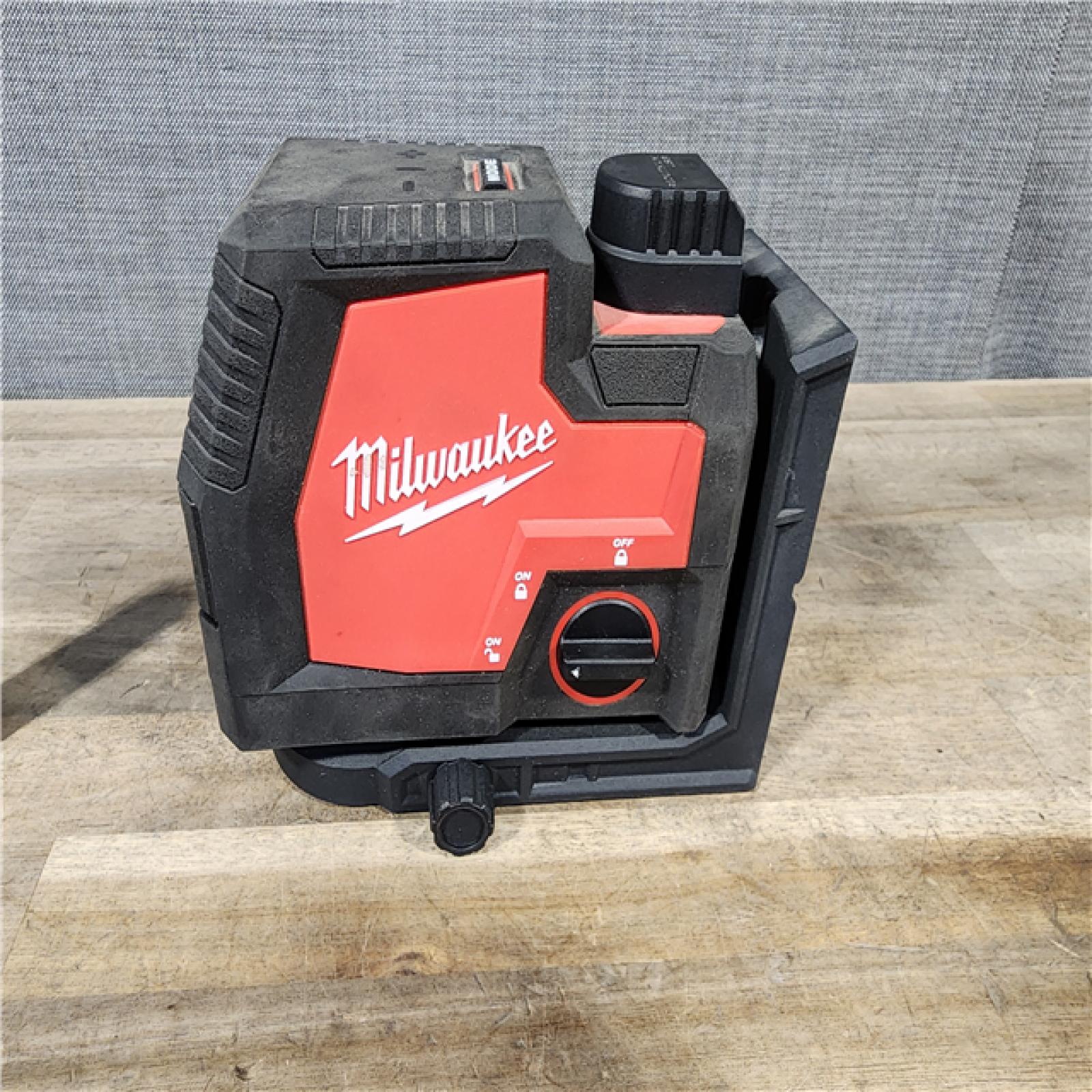 HOUSTON LOCATION - AS-IS MILWAUKEE 100 Ft. REDLITHIUM Lithium-Ion USB Green Rechargeable Cross Line Laser Level