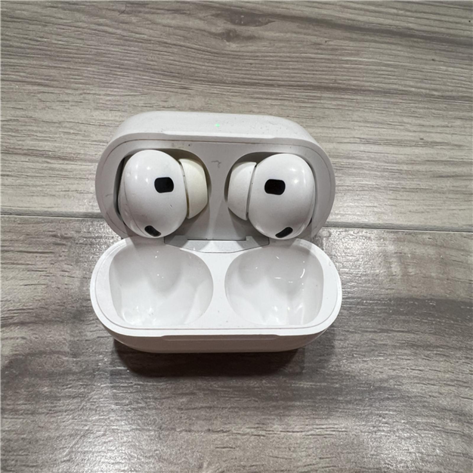 AS-IS Apple AirPods Pro (2nd Generation) with the (Lightning version) MagSafe Charging Case