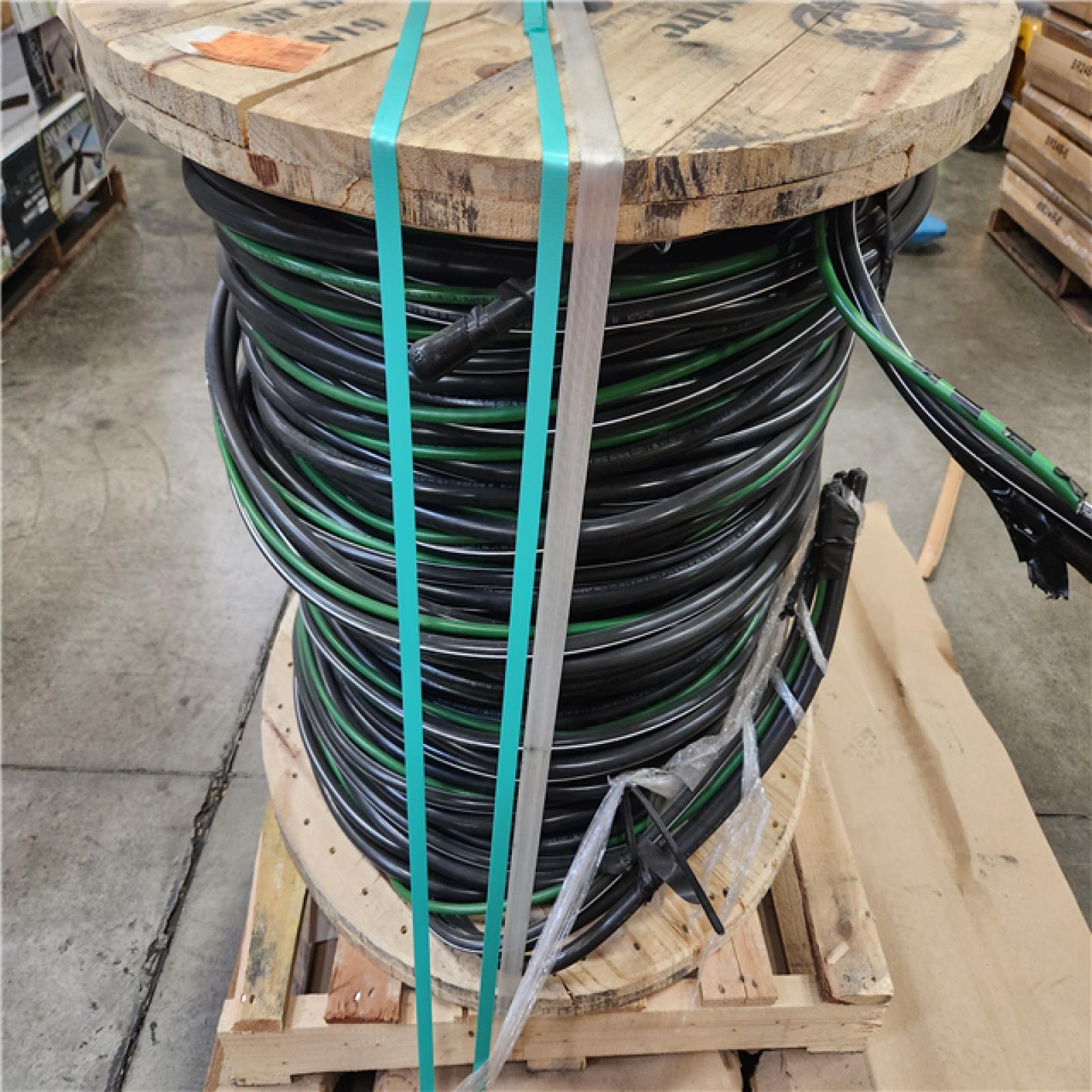Phoenix NEW Southwire 500 ft. 4/0-4/0-2/0-4 Black Stranded AL MHF USE-2 Cable