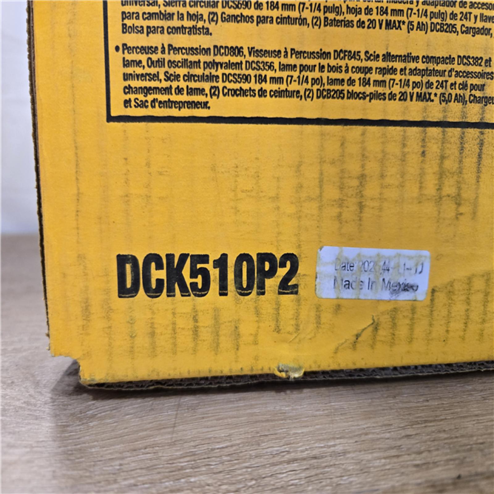 NEW!- DEWALT 20V Lithium-Ion Cordless 5-Tool Combo Kit