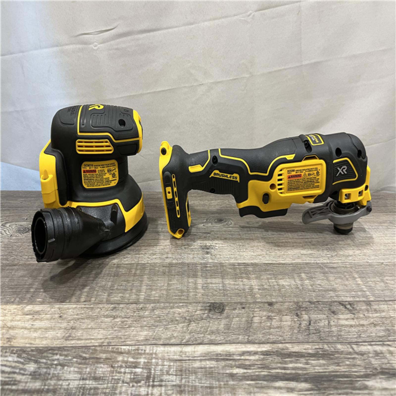 AS-IS DEWALT 20V MAX XR Lithium-Ion Cordless 2-Tool Combo Oscillating Multi-Tool and 5 Random Orbital Sander