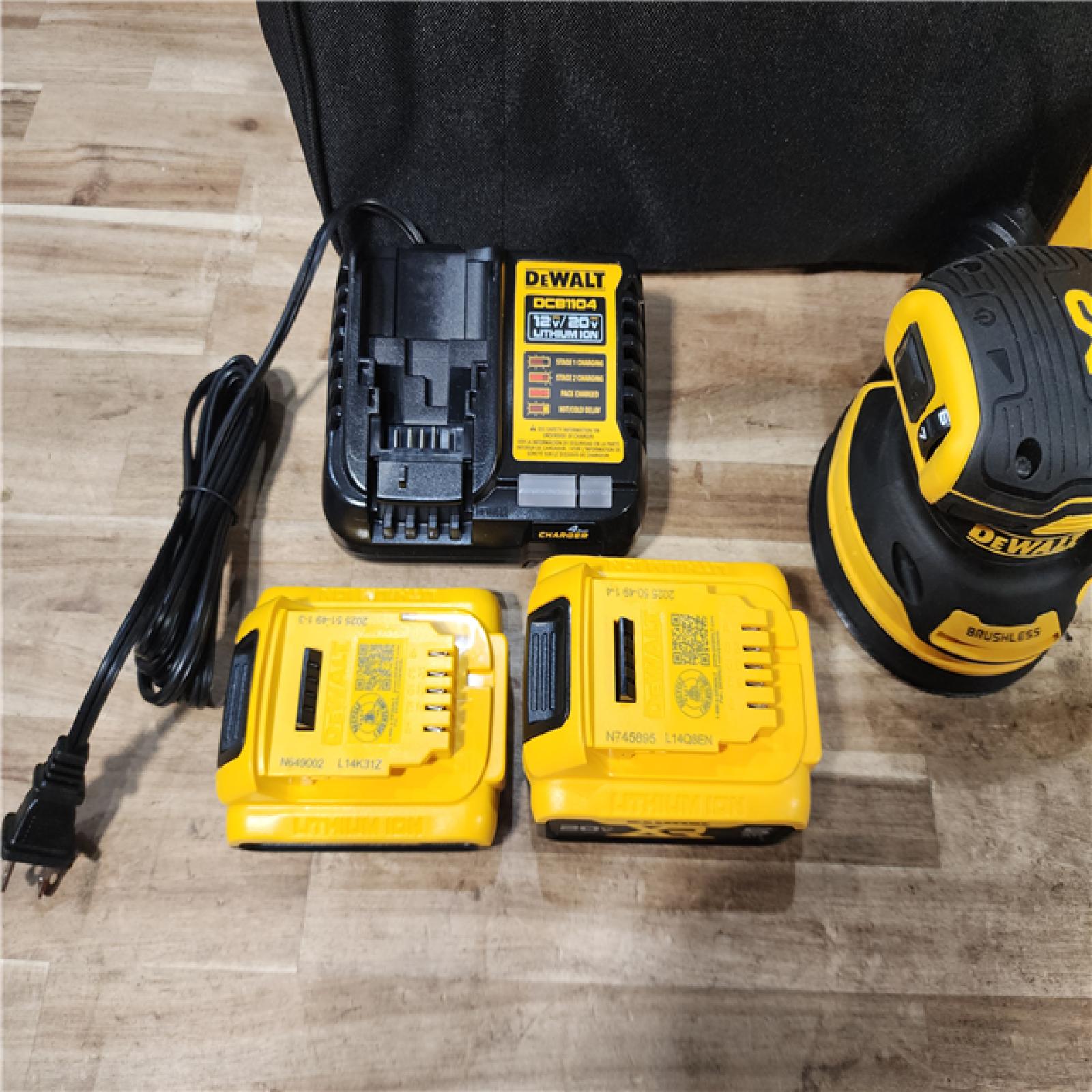 HOUSTON LOCATION - AS-IS (APPEARS LIKE NEW) DEWALT 20V MAX Lithium-Ion Cordless 3-Tool Combo Kit with 2.0 Ah Battery  5.0 Ah Battery  Charger and Bag