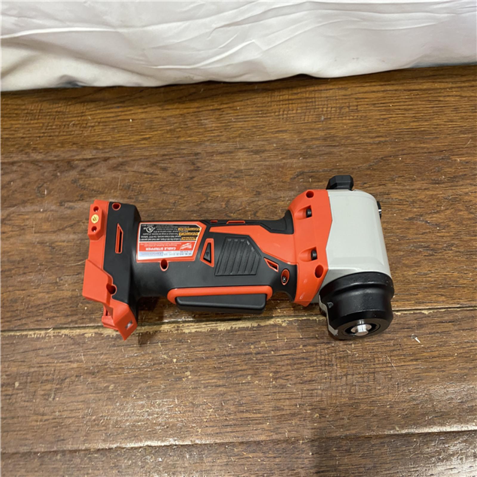 AS-IS Milwaukee 2935CU-21S 18V M18 Cable Stripper Kit with 17 Cu THHN / XHHW Bushings 1.5 Ah