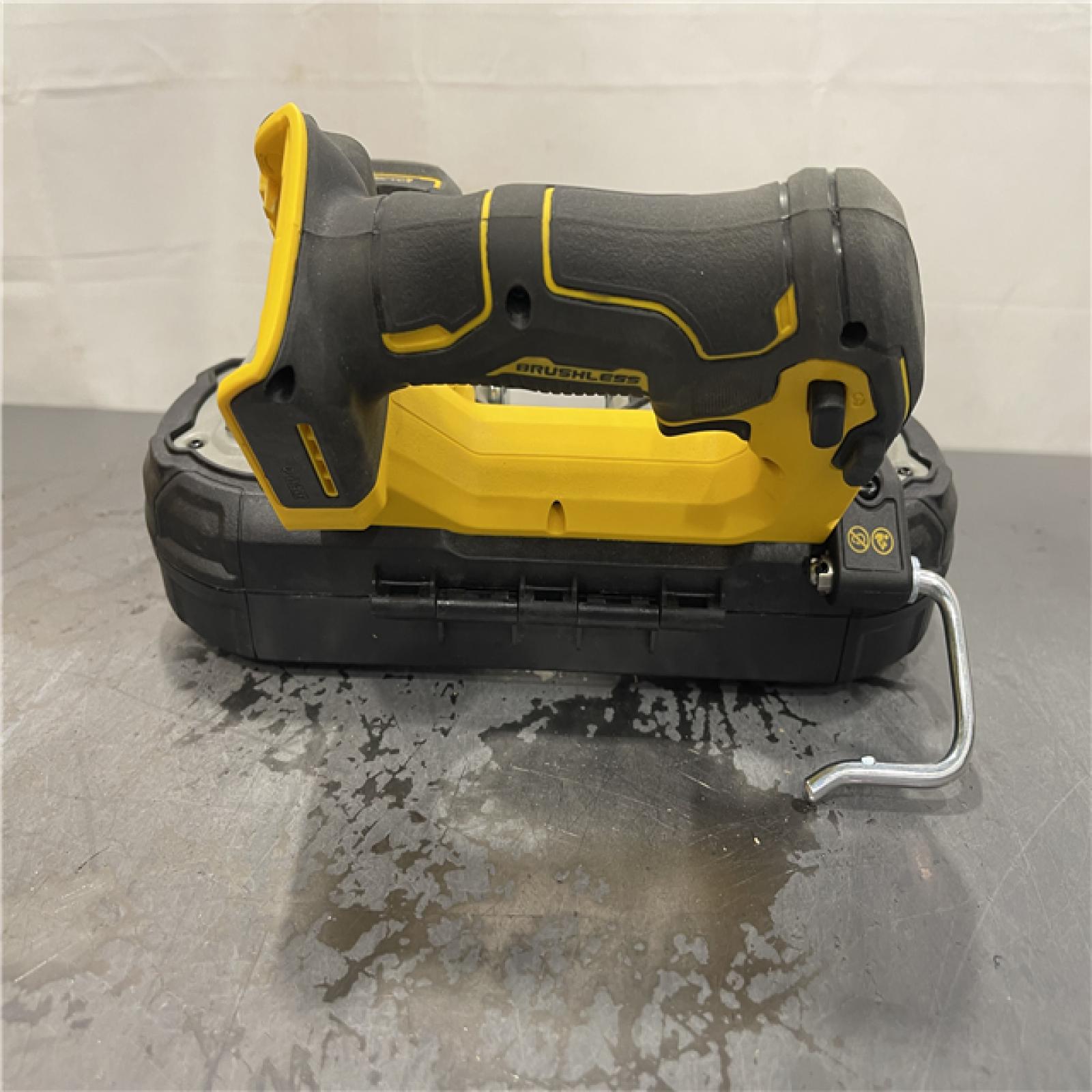 AS-IS - Dewalt ATOMIC 20V MAX Cordless Brushless Compact 1-3/4 in. Bandsaw