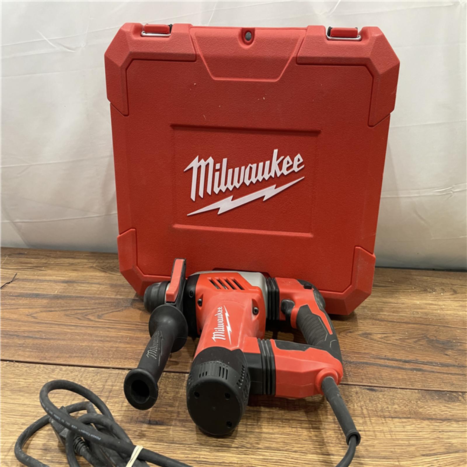 ASIS Milwaukee 526821 Rotary Hammer 11/8 Sds Plus Kit