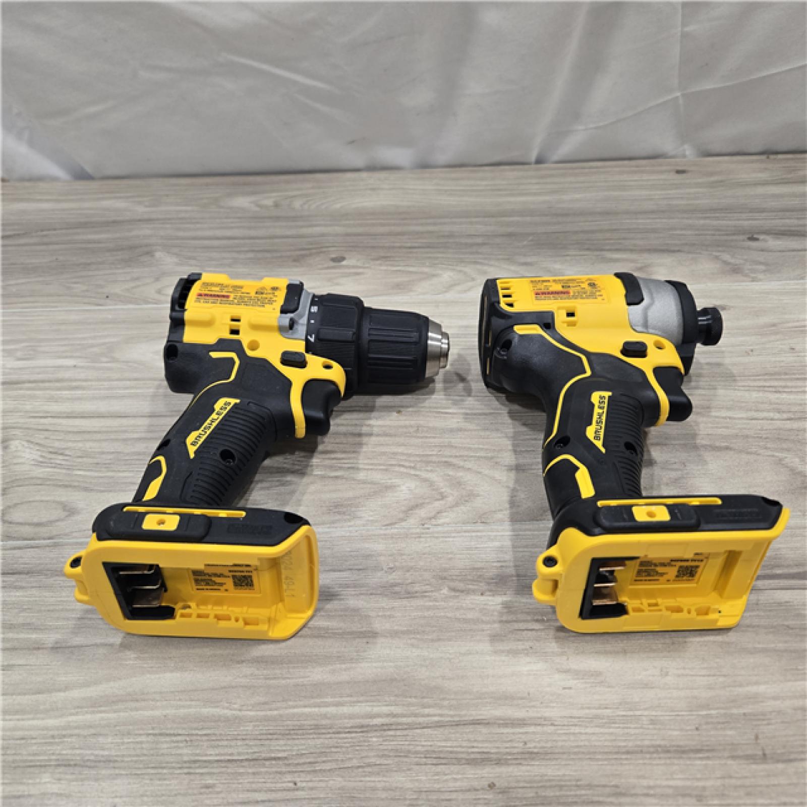 AS-IS Dewalt DCK225D2 20V MAX ATOMIC Compact Cordless Drill Driver and Impact Driver Combo Kit
