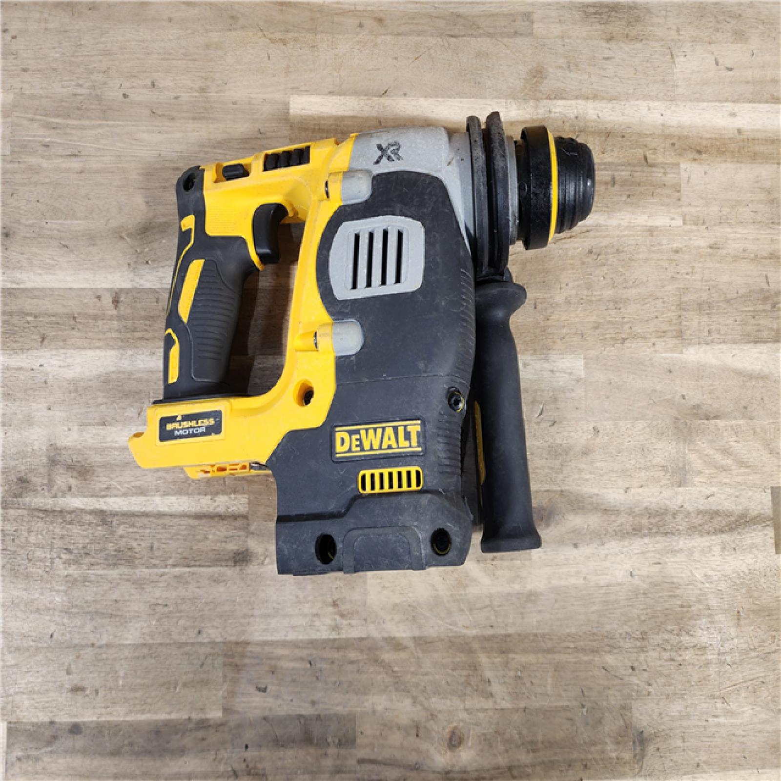 HOUSTON LOCATION - AS-IS DEWALT DCH273B 20V MAX XR Lithium-Ion Brushless Cordless SDS-Plus L-Shape Rotary Hammer (Tool Only)