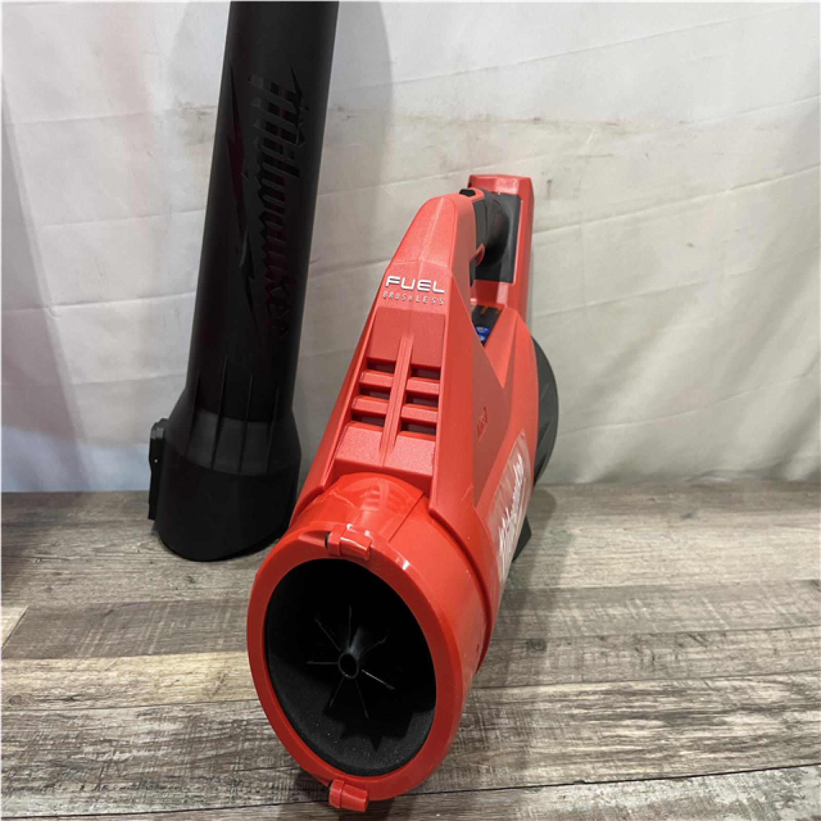 AS-IS Milwaukee FUEL 120 MPH 500 CFM 18V Brushless Cordless Battery Powered Leaf Blower Kit