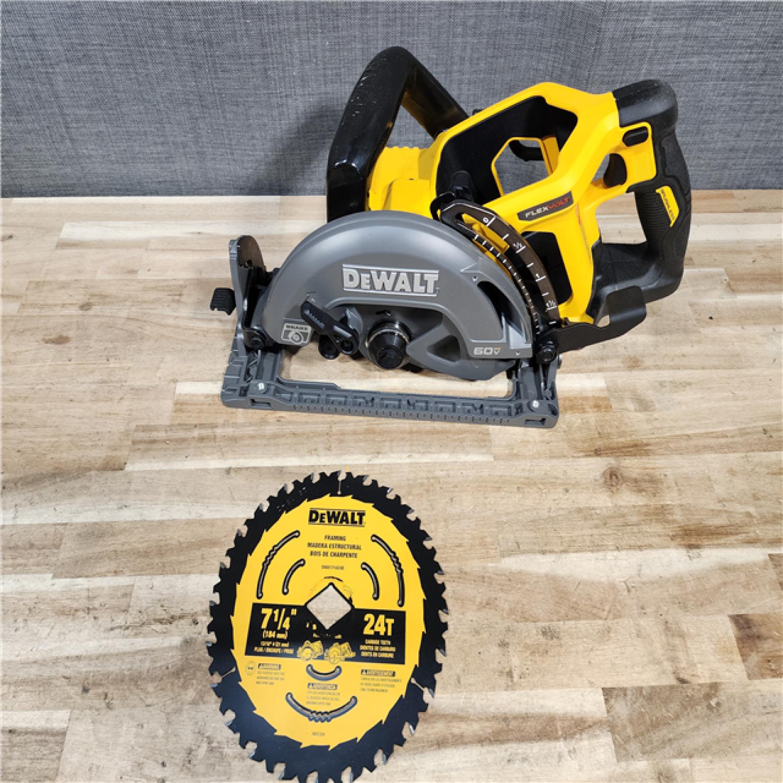 HOUSTON LOCATION - AS-IS (APPEARS LIKE NEW) DEWALT FLEXVOLT 60V MAX Cordless Brushless 7-1/4 in. Wormdrive Style Circular Saw (Tool Only)