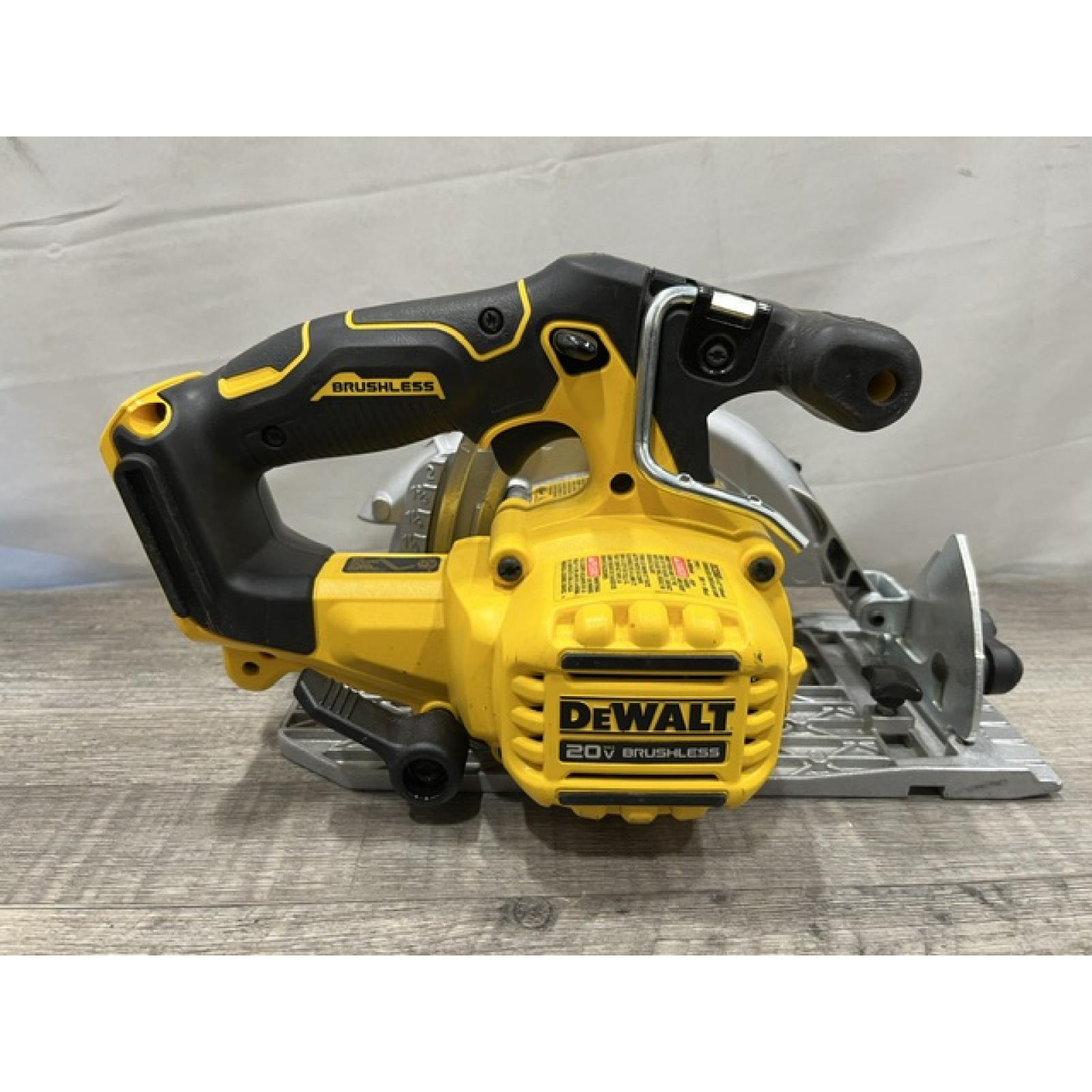 AS-IS DEWALT 20V MAX Cordless Brushless 6-1/2 in. Sidewinder Style Circular Saw (Tool Only)