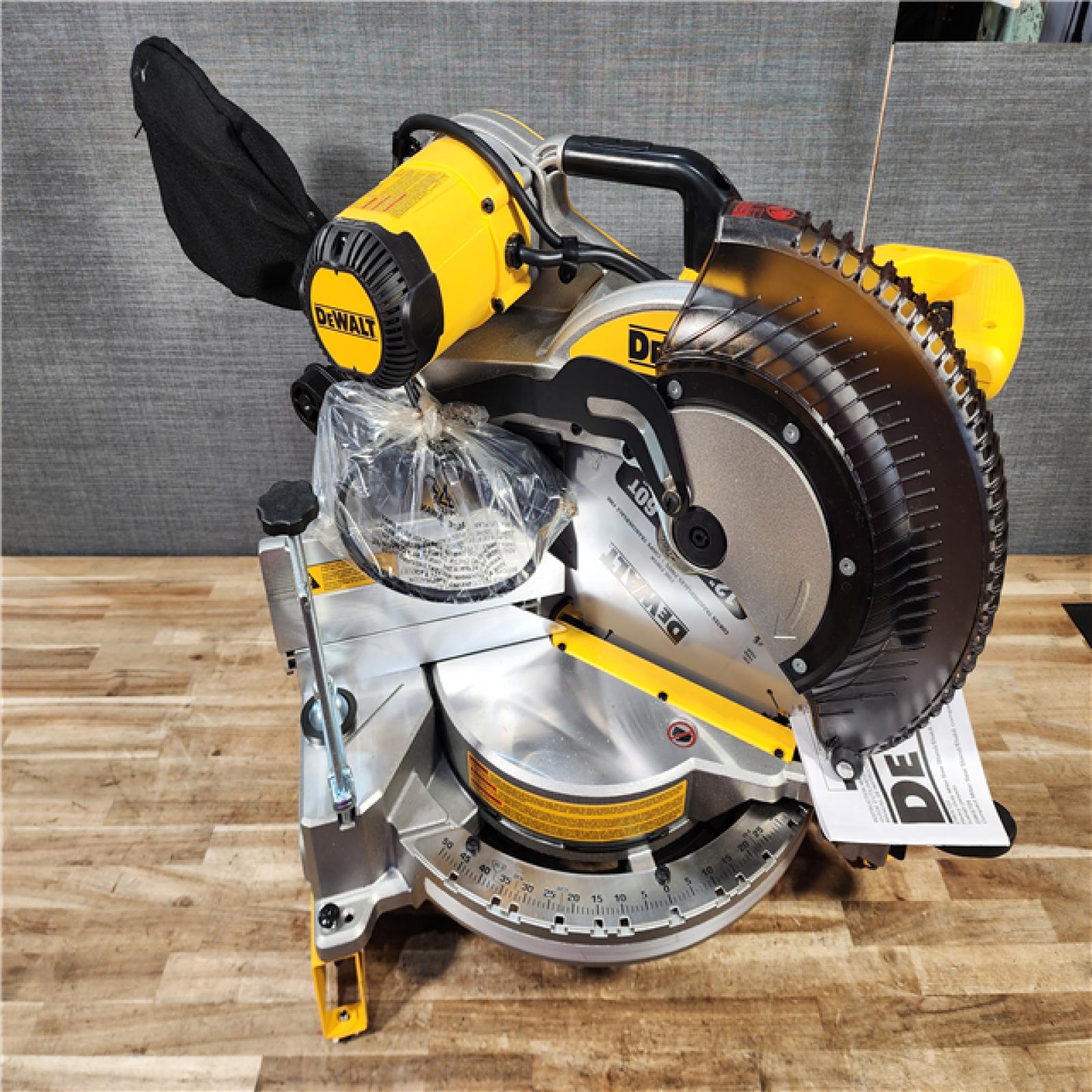 HOUSTON LOCATION - AS - IS DeWalt 15 Amp Corded 12 in. Compound Double Bevel Miter Saw