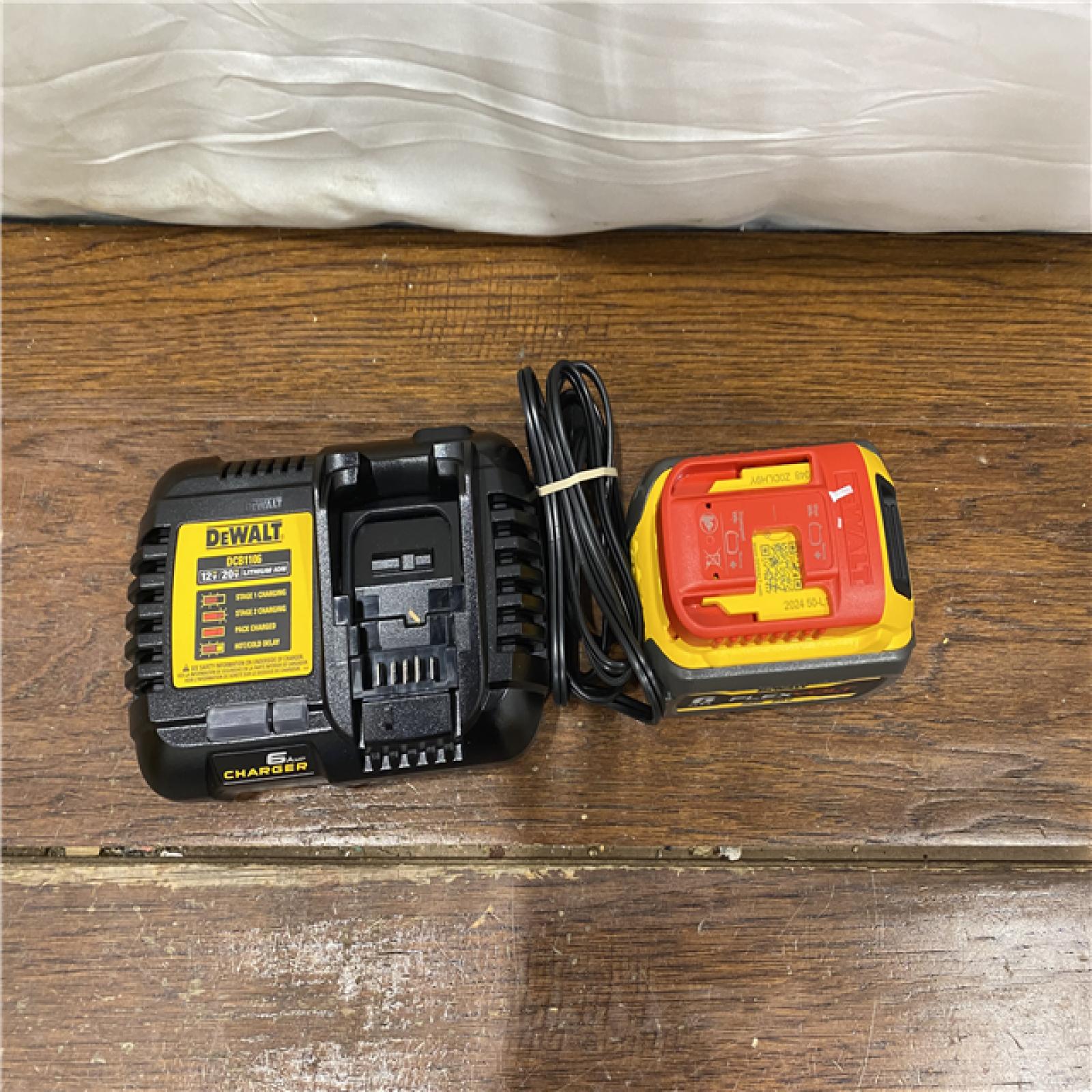 AS-IS DEWALT FLEXVOLT 20V/60V MAX Lithium-Ion 6.0Ah Battery Pack with 6 Amp Output Charger