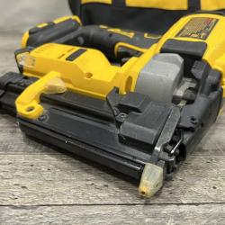 AS-IS DEWALT ATOMIC 20V MAX Lithium Ion Cordless 23 Gauge Pin Nailer Kit