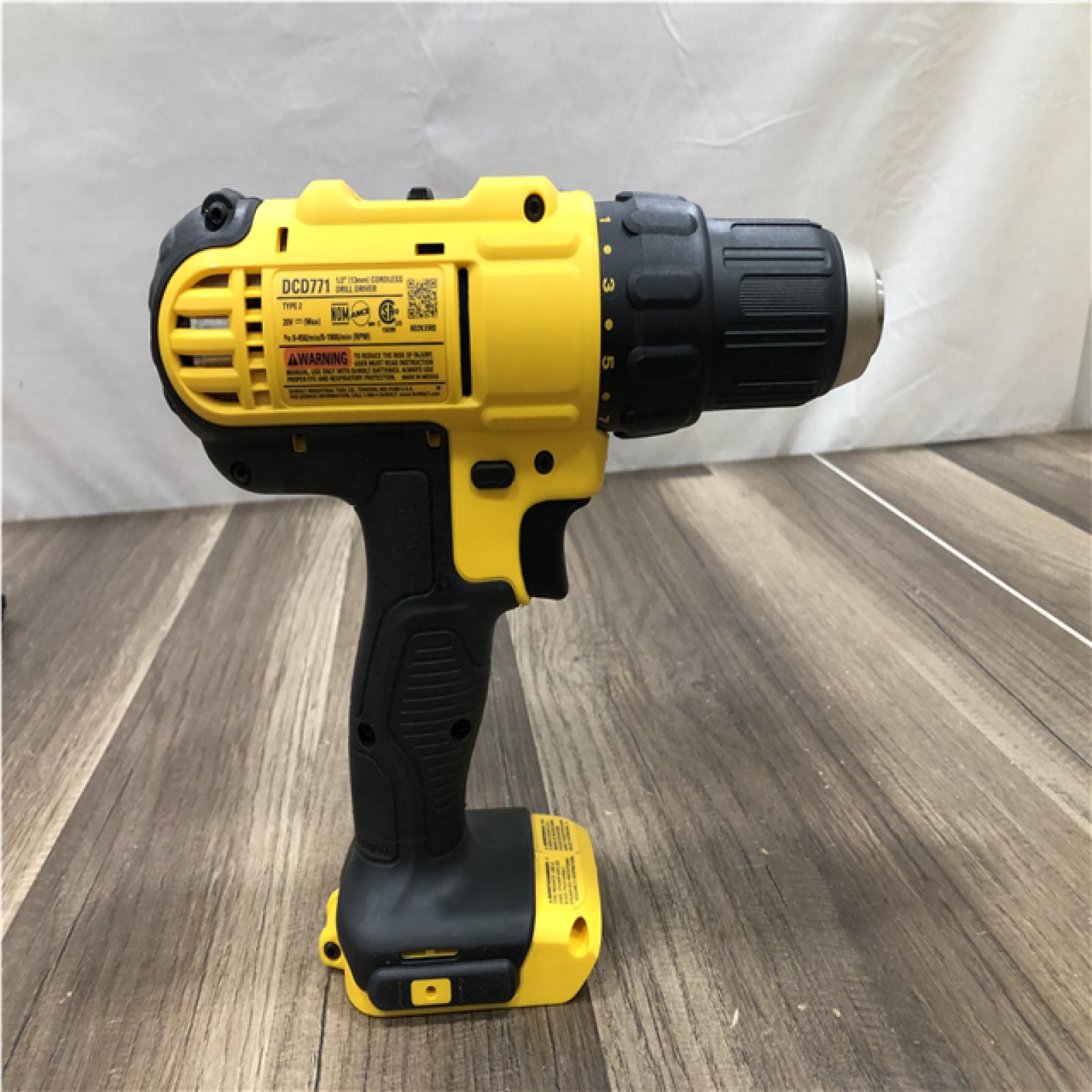 AS-IS DEWALT 20V MAX Cordless 1/2 in. Drill/Driver Kit