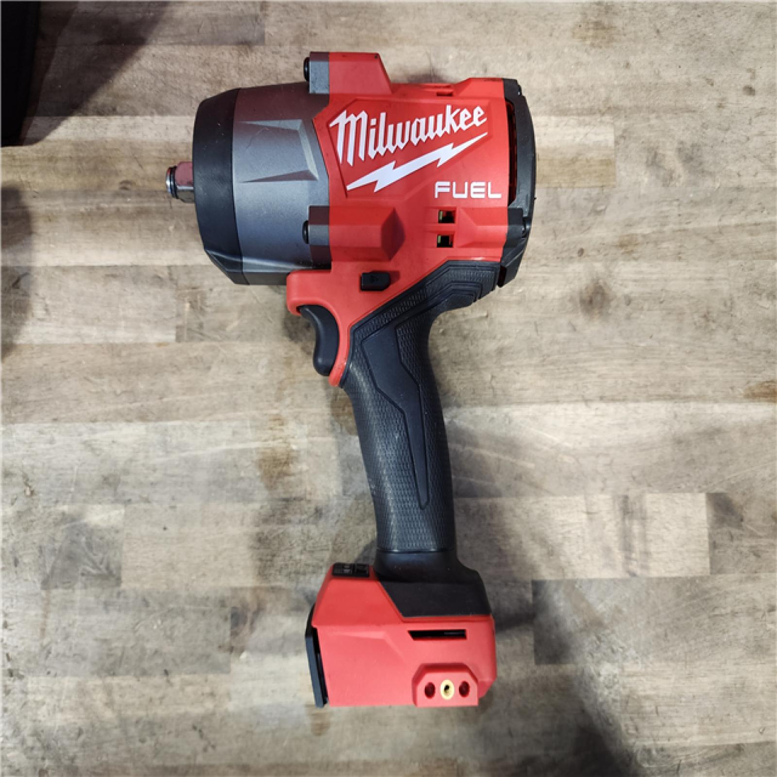HOUSTON LOCATION - AS-IS Milwaukee M18 1/2 in. Cordless Brushless High Torque Impact Wrench Kit (Battery & Charger)