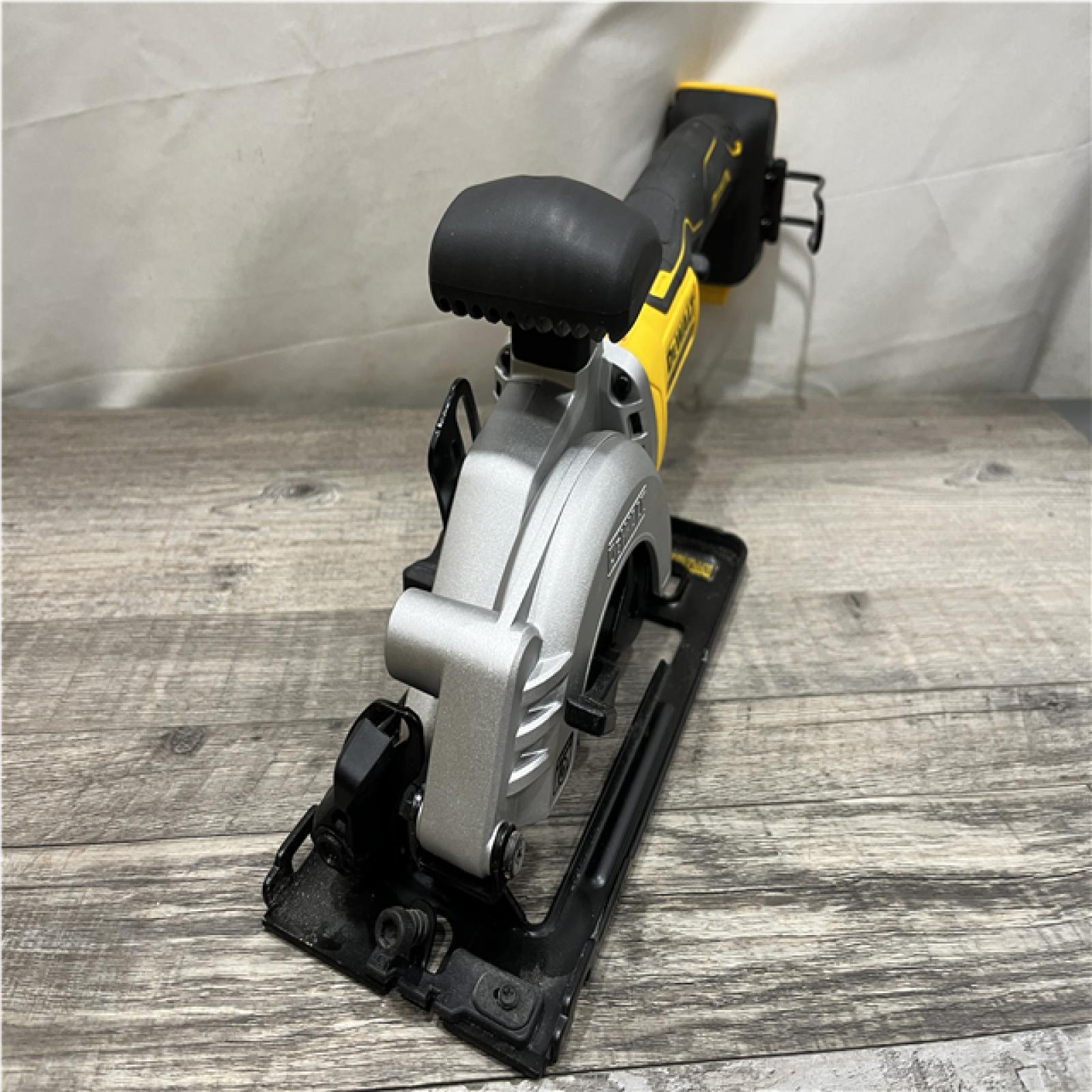 AS-IS DEWALT ATOMIC 20V MAX Cordless Brushless 4-1/2 in. Circular Saw (Tool Only)