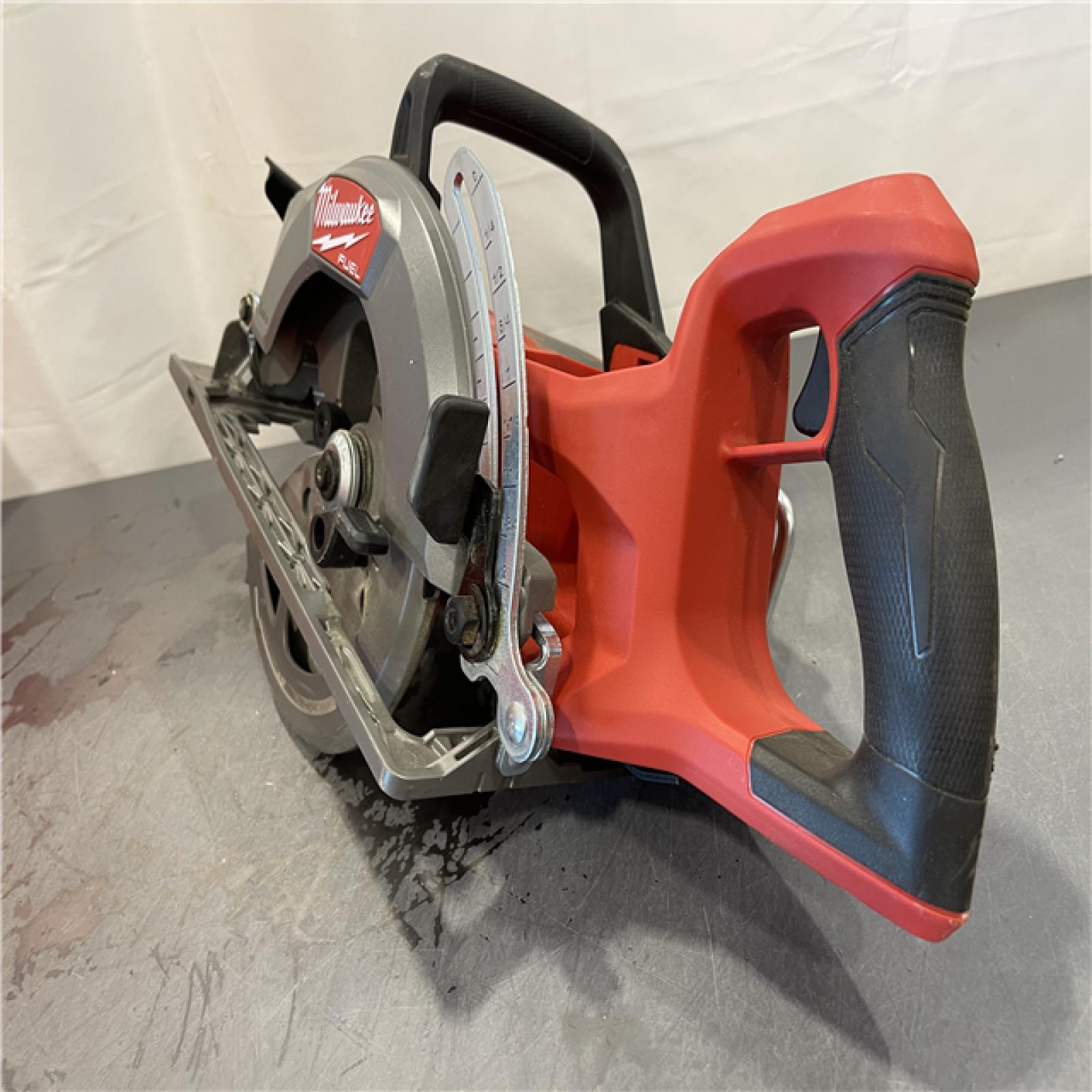 AS-IS - MILWAUKEE M18 FUEL 18V Lithium-Ion Cordless 7-1/4 in. Rear Handle Circular Saw