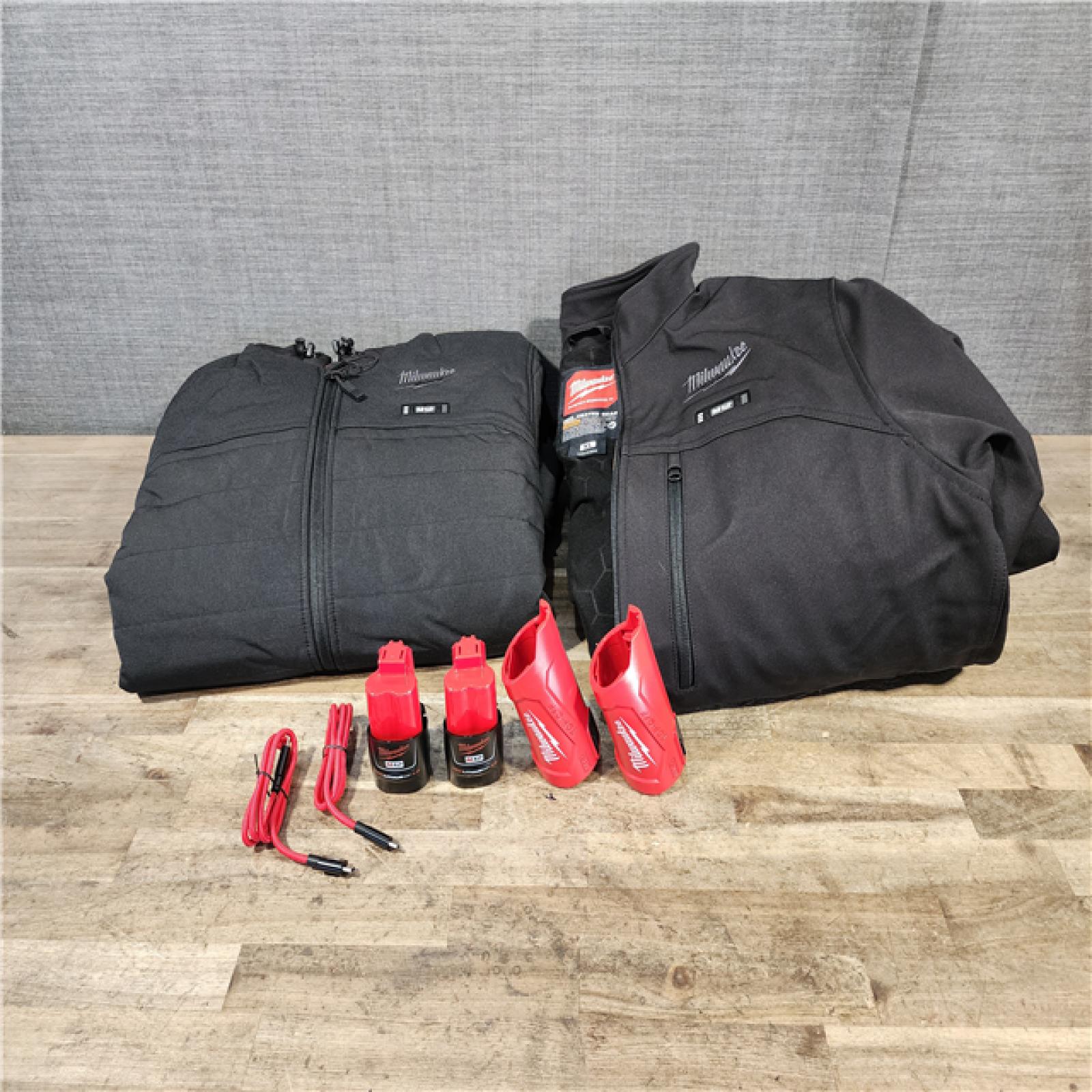 HOUSTON LOCATION - AS-IS MILWAUKEE 2 HEATED CLOTHING COMBO KIT