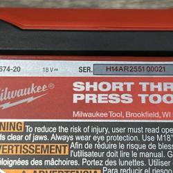 NEW - Milwaukee 18V Lithium-Ion Cordless Short Throw PEX Press Tool Kit