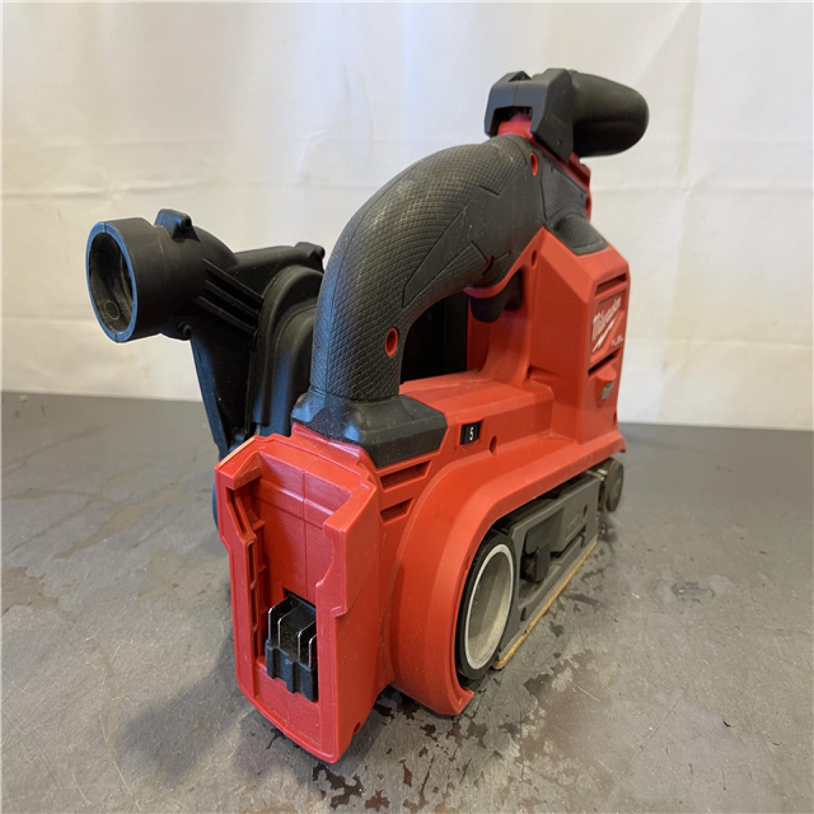 AS-IS - Milwaukee M18 FUEL 18-Volt Lithium-Ion Cordless Belt Sander