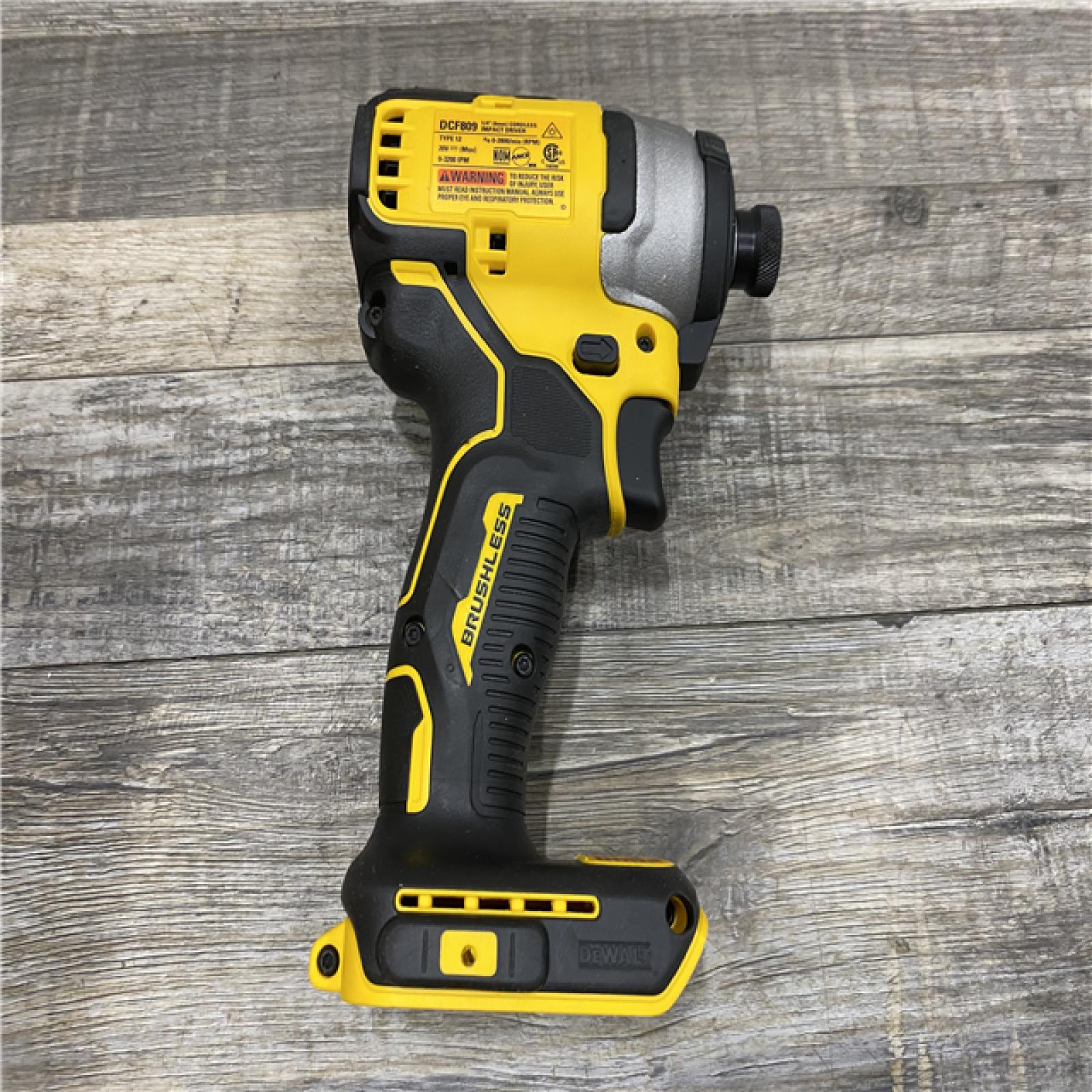 AS-IS DEWALT Atomic 20V Max Lithium-Ion Brushless Cordless Compact 1/4 in. Impact Driver Kit