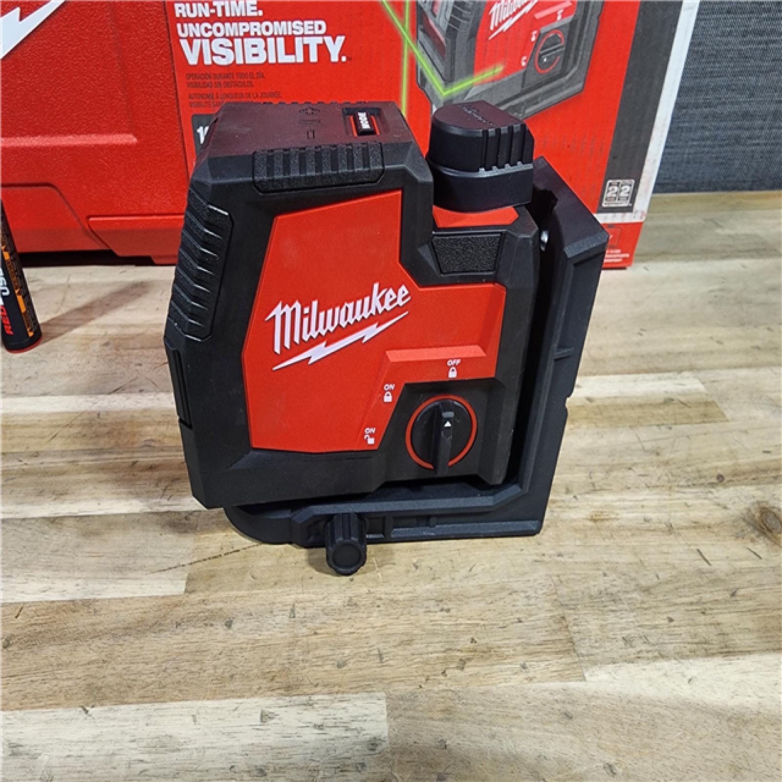 HOUSTON LOCATION - AS-IS MILWAUKEE 100 Ft. REDLITHIUM Lithium-Ion USB Green Rechargeable Cross Line Laser Level with Charger