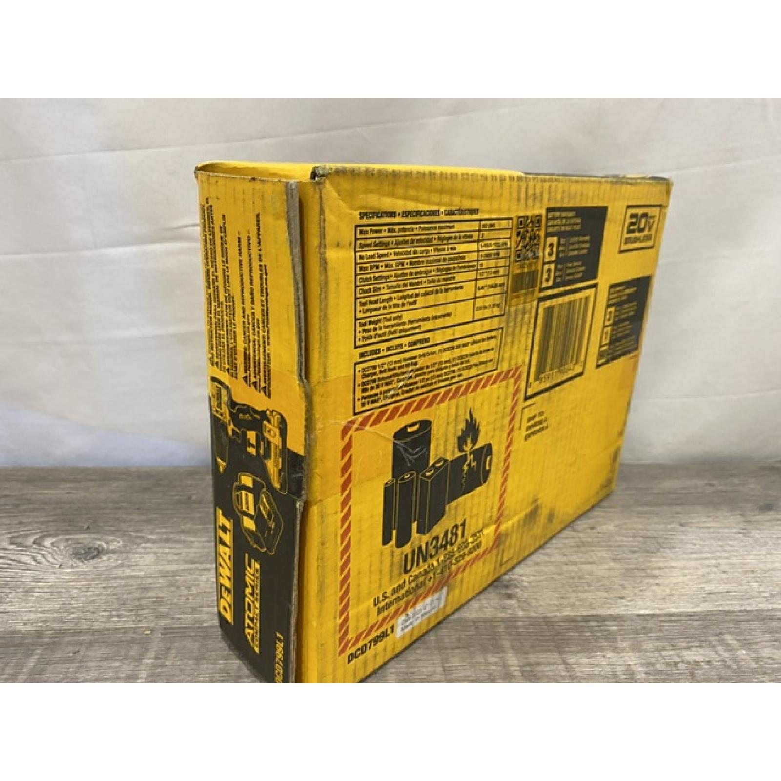 NEW - DEWALT ATOMIC 20-Volt Lithium-Ion Cordless 1/2 in. Compact Hammer Drill Kit