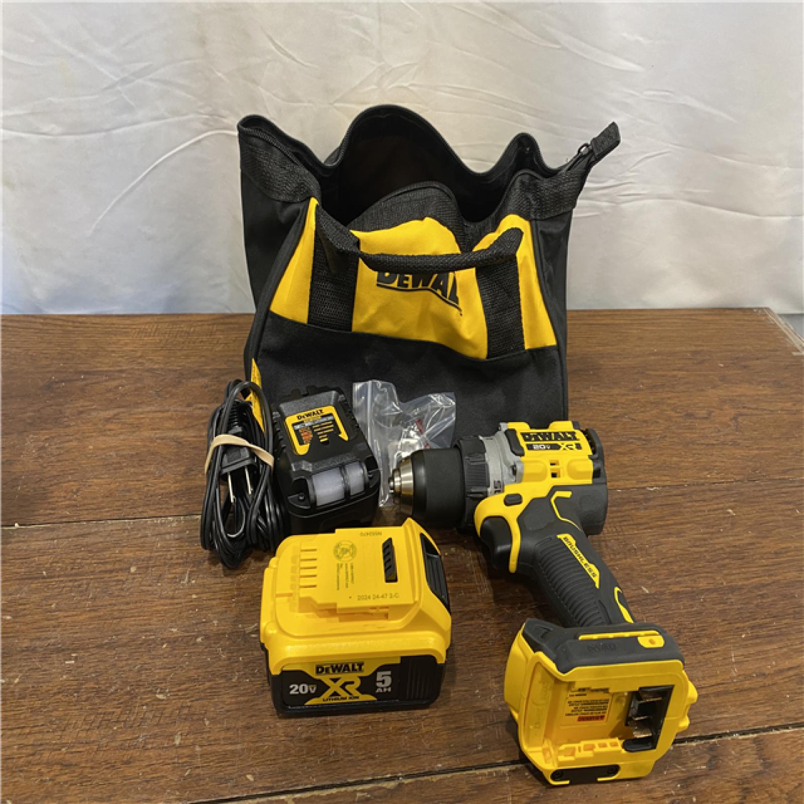 AS-IS DEWALT 20V MAX XR Brushless Cordless 1/2 Drill/Driver Kit