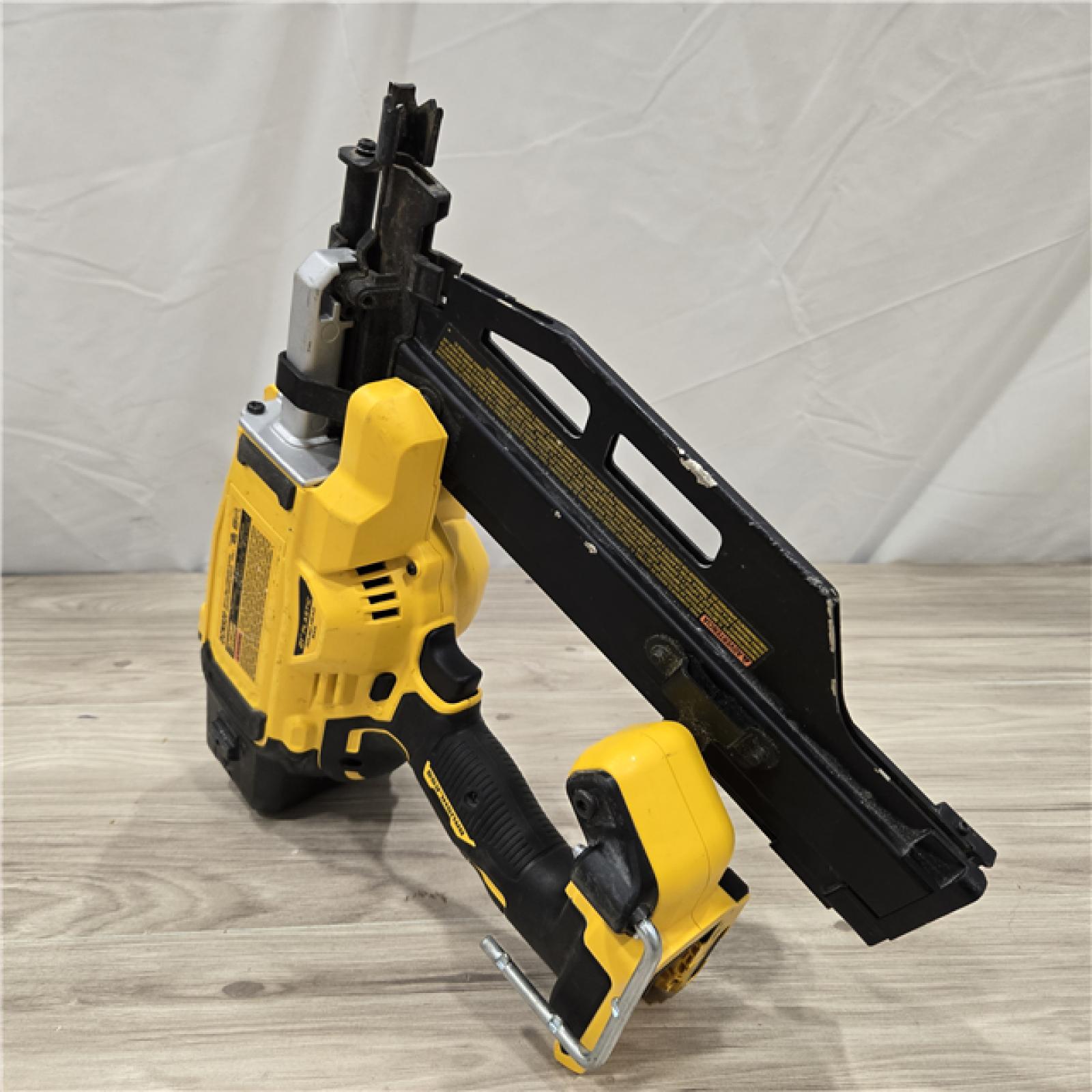 AS-IS DEWALT 20-Volt 21° Cordless Framing Nailer (Tool-Only)