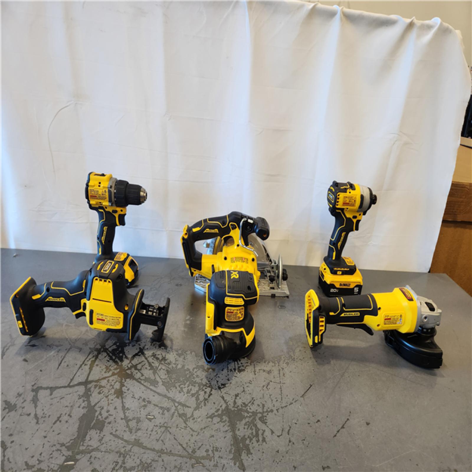 AS-IS- Dewalt 20-Volt MAX ToughSystem Lithium-Ion 6-Tool Cordless Combo Kit