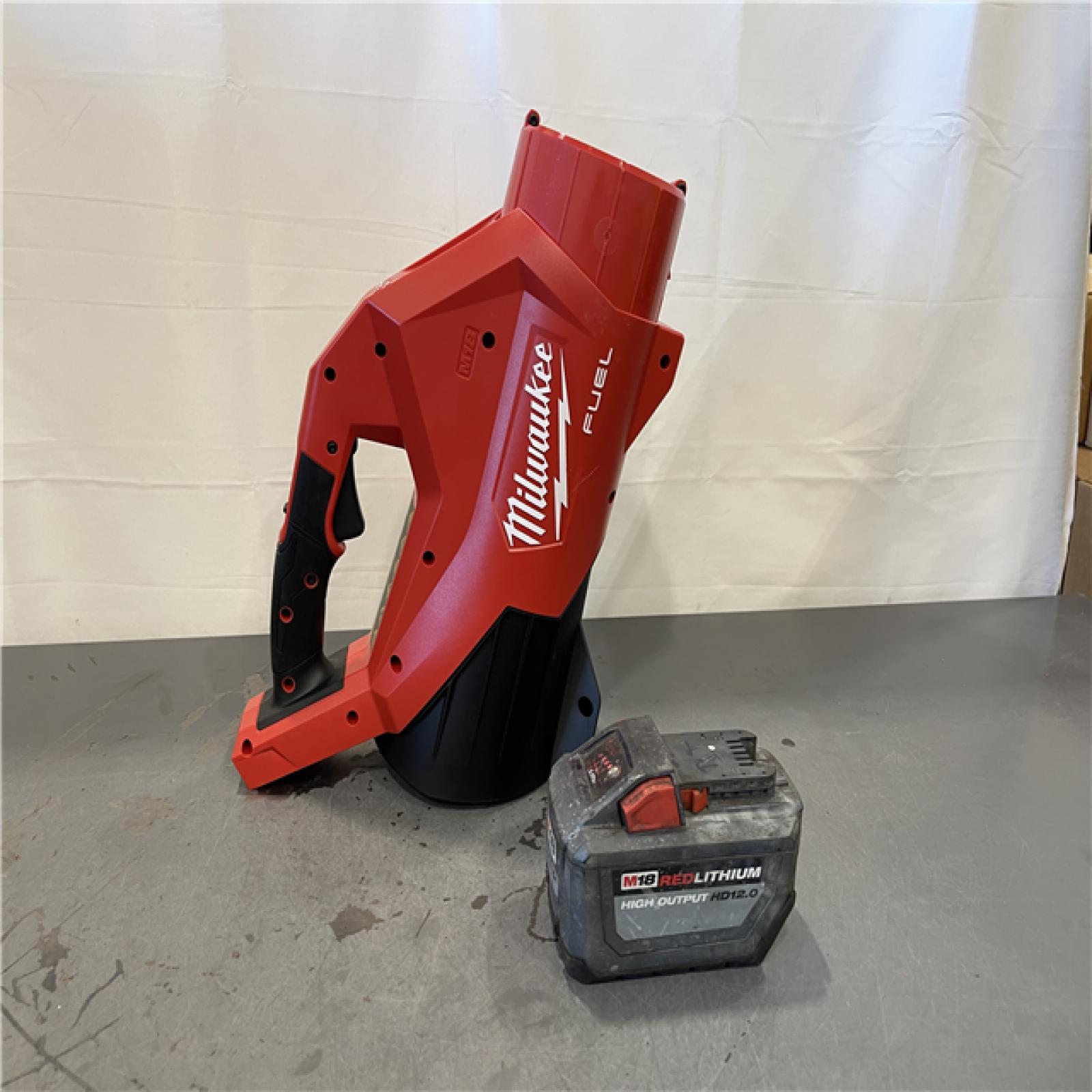 AS-IS - Milwaukee M18 FUEL 120 MPH 500 CFM 18V Brushless Cordless Battery Powered Leaf Blower Kit