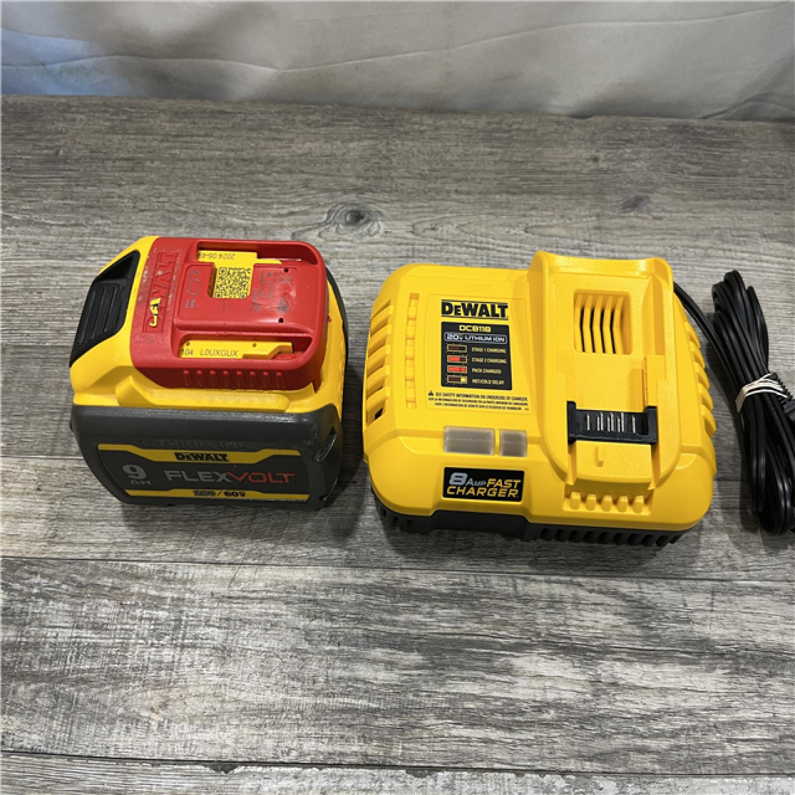 AS-IS DEWALT 20V/60V MAX FLEXVOLT Lithium-Ion 9.0Ah Battery and Charger Starter Kit