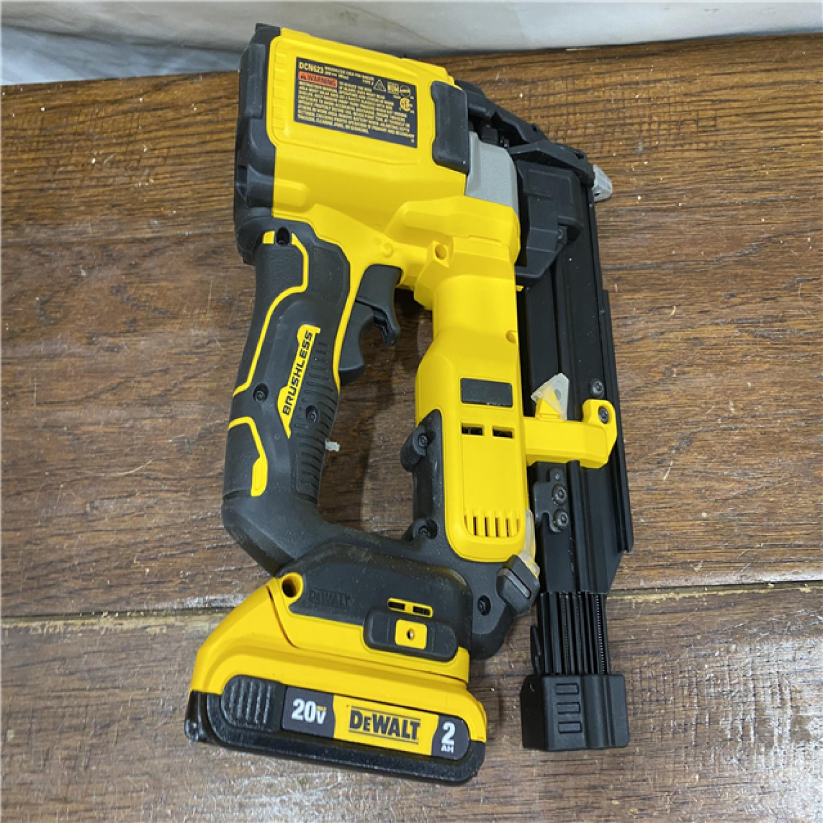 AS-IS DEWALT ATOMIC 20V MAX Lithium Ion Cordless 23 Gauge Pin Nailer Kit with 3.0Ah Battery and Charger