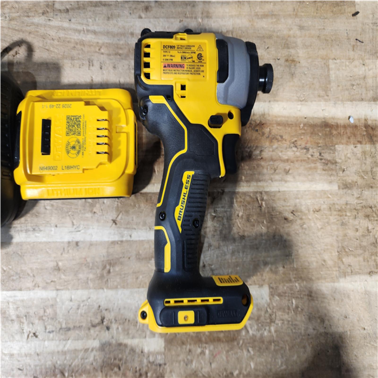 HOUSTON LOCATION - AS - IS DEWALT Atomic 20V Max Lithium-Ion Brushless Cordless Compact 1/4 in. Impact Driver Kit