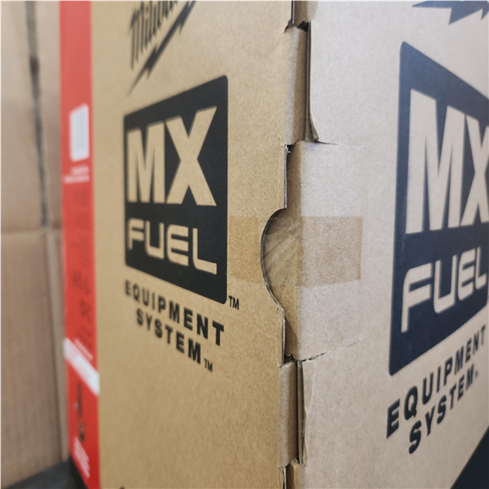 Phoenix SEALED Milwaukee MX FUEL Super Charger with Milwaukee MX FUEL REDLITHIUM FORGE HD12.0 Battery Pack