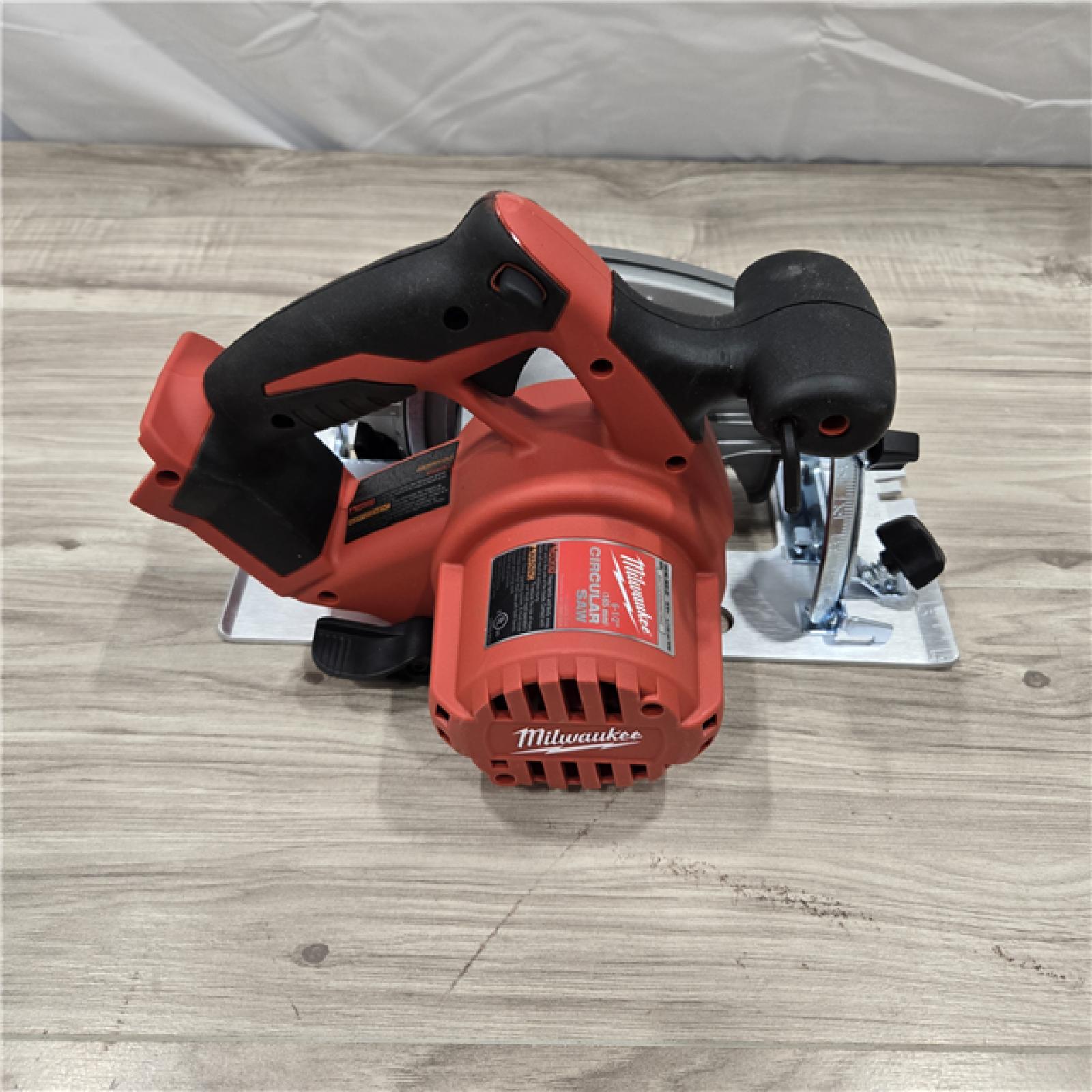 LIKE NEW! - Milwaukee M18 6 1/2 Circular Saw (Tool Only)