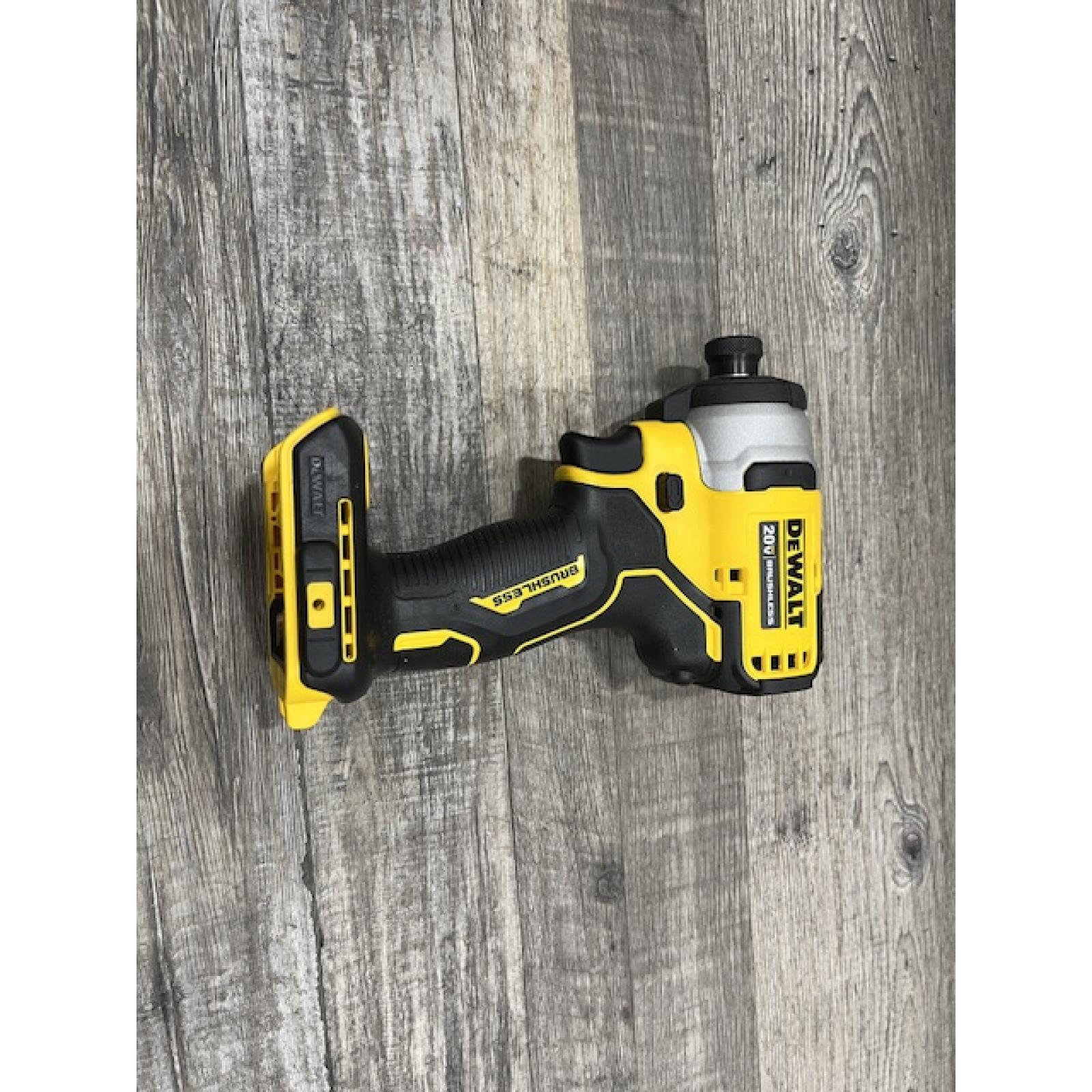 AS-IS DEWALT Atomic 20V Max Lithium-Ion Brushless Cordless Compact 1/4 in. Impact Driver Kit