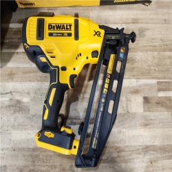 HOUSTON LOCATION - AS-IS DEWALT 20V MAX XR 16-Gauge Electric Cordless Angled Finishing Nailer Kit