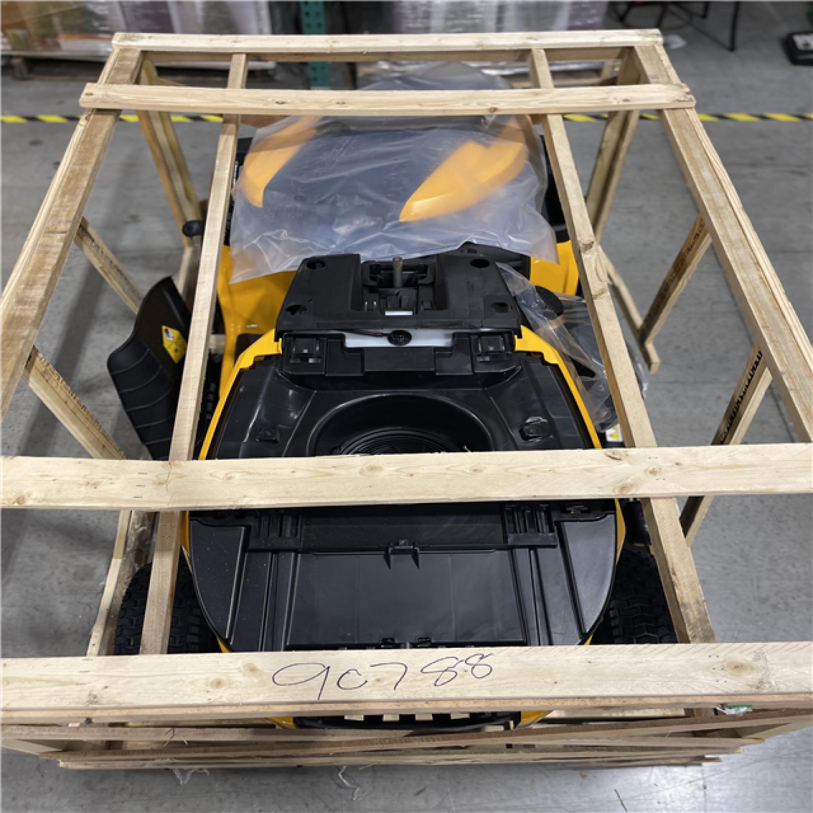 DALLAS LOCATION- CUB CADET XT1 LT42 IntelliPOWER 547cc Enduro Series Riding Lawn Mower