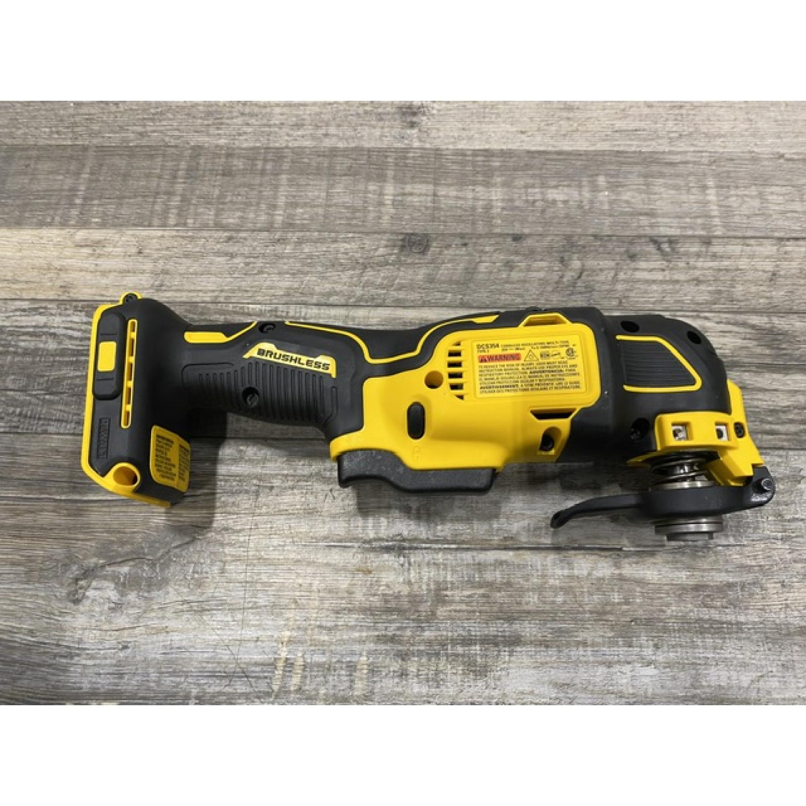 AS-IS DEWALT ATOMIC 20V MAX Cordless Brushless Oscillating Multi Tool Kit