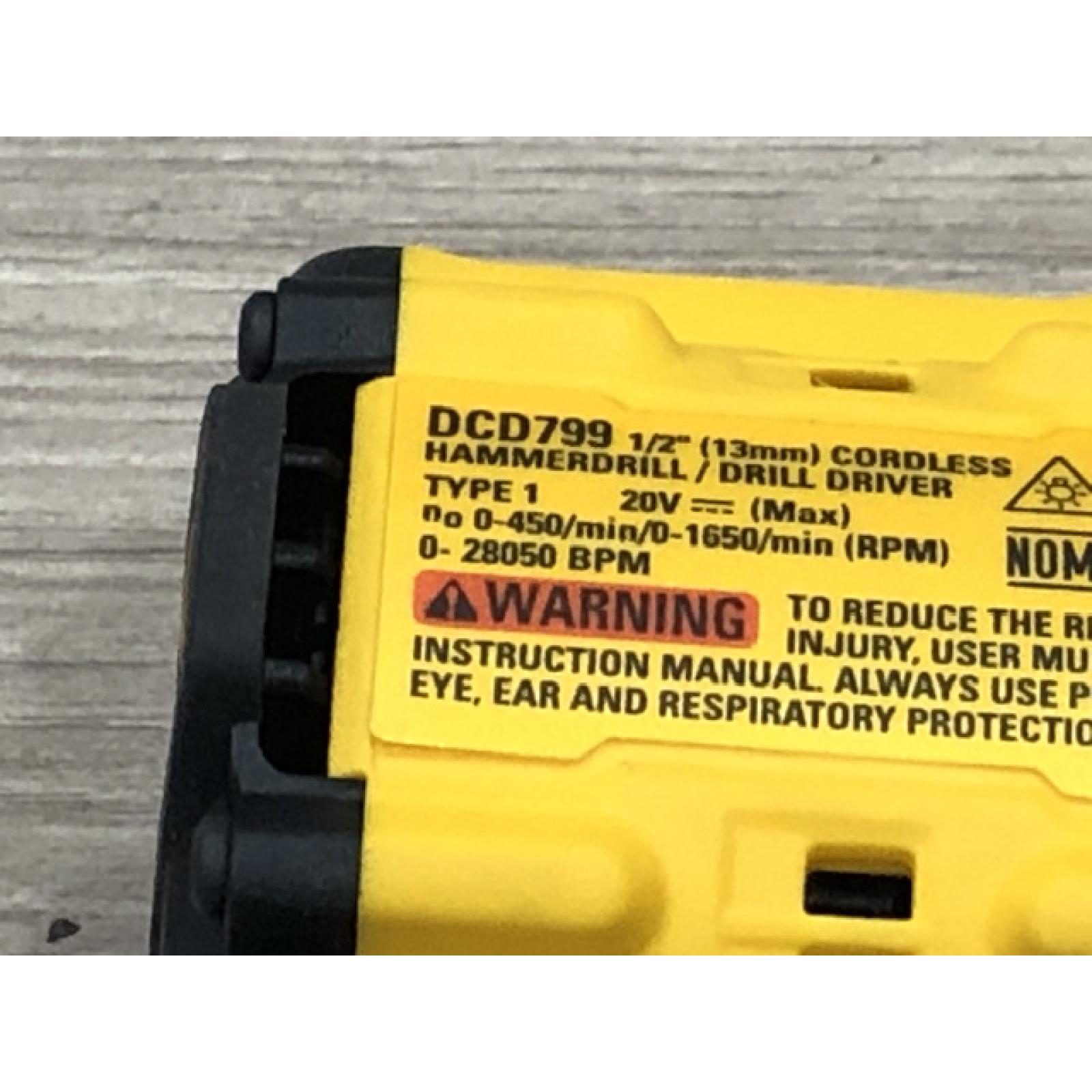 AS-IS DeWalt ATOMIC 20V Lithium-Ion Cordless 1/2 in. Hammer Drill Kit